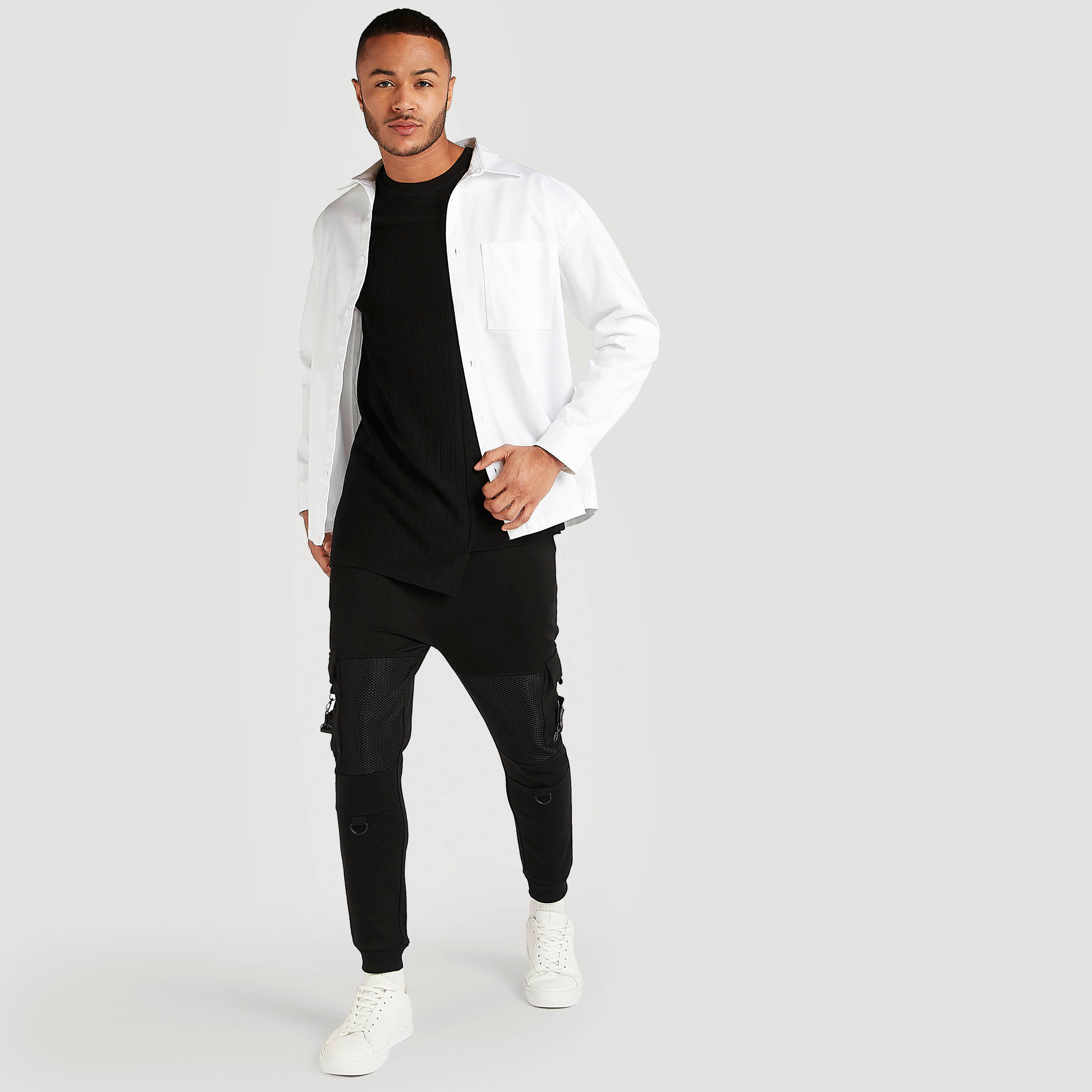 تيشيرت بارز الملمس بياقة ضيّقة وأكمام قصيرة-men-clothing-tshirtsandpolos-tshirts-image-2