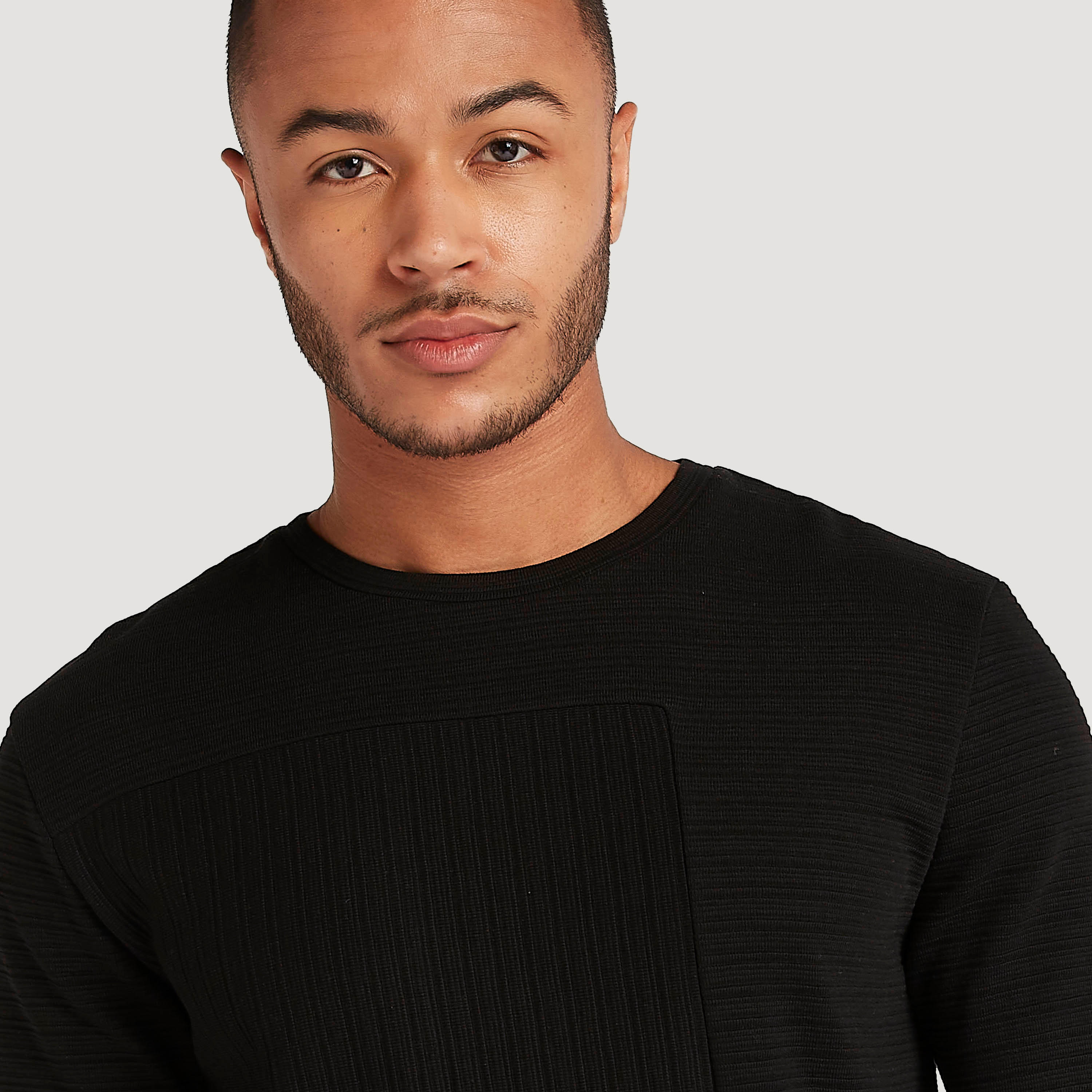 تيشيرت بارز الملمس بياقة ضيّقة وأكمام قصيرة-men-clothing-tshirtsandpolos-tshirts-image-5