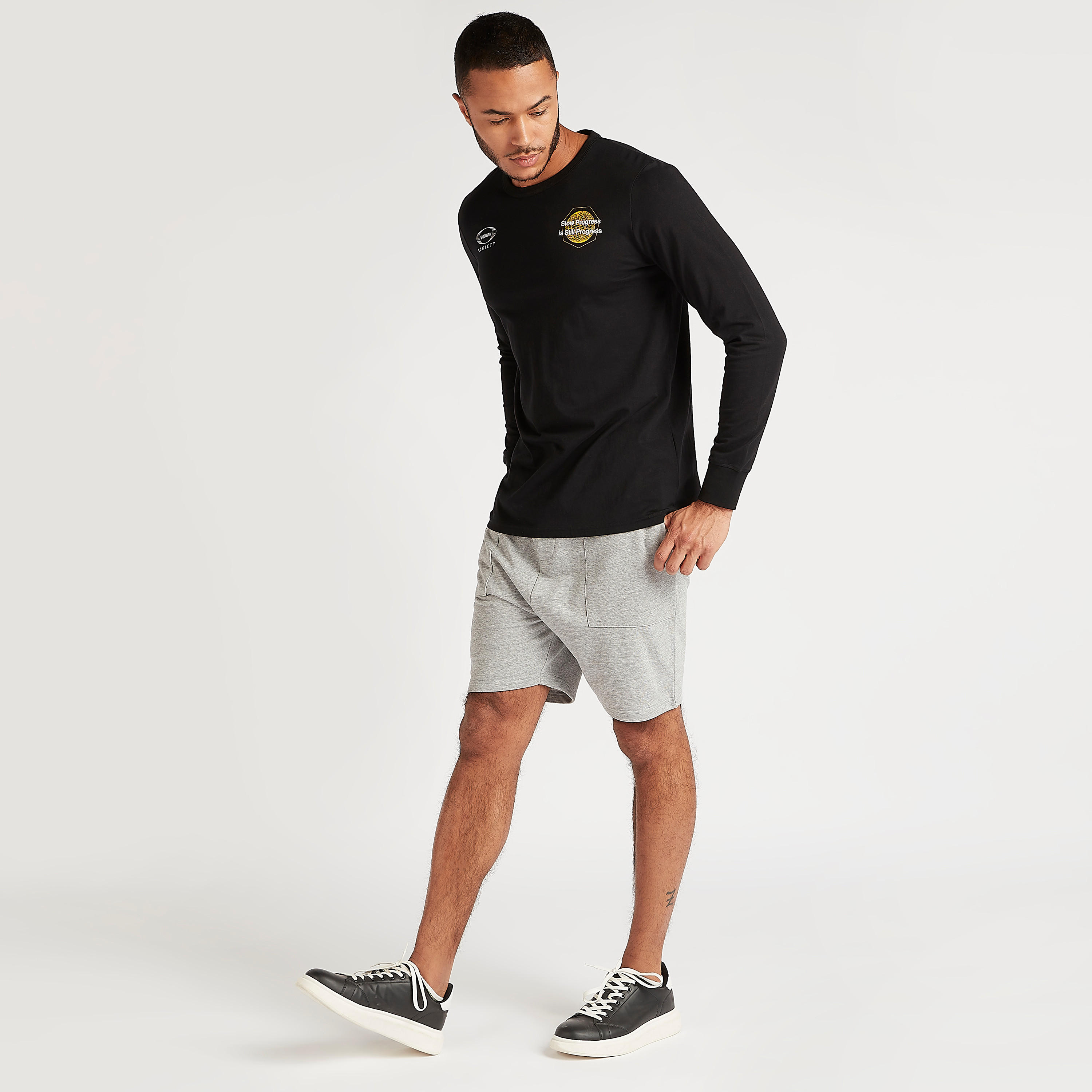 تيشيرت سادة بياقة ضيّقة وأكمام طويلة-men-clothing-tshirtsandpolos-tshirts-image-2