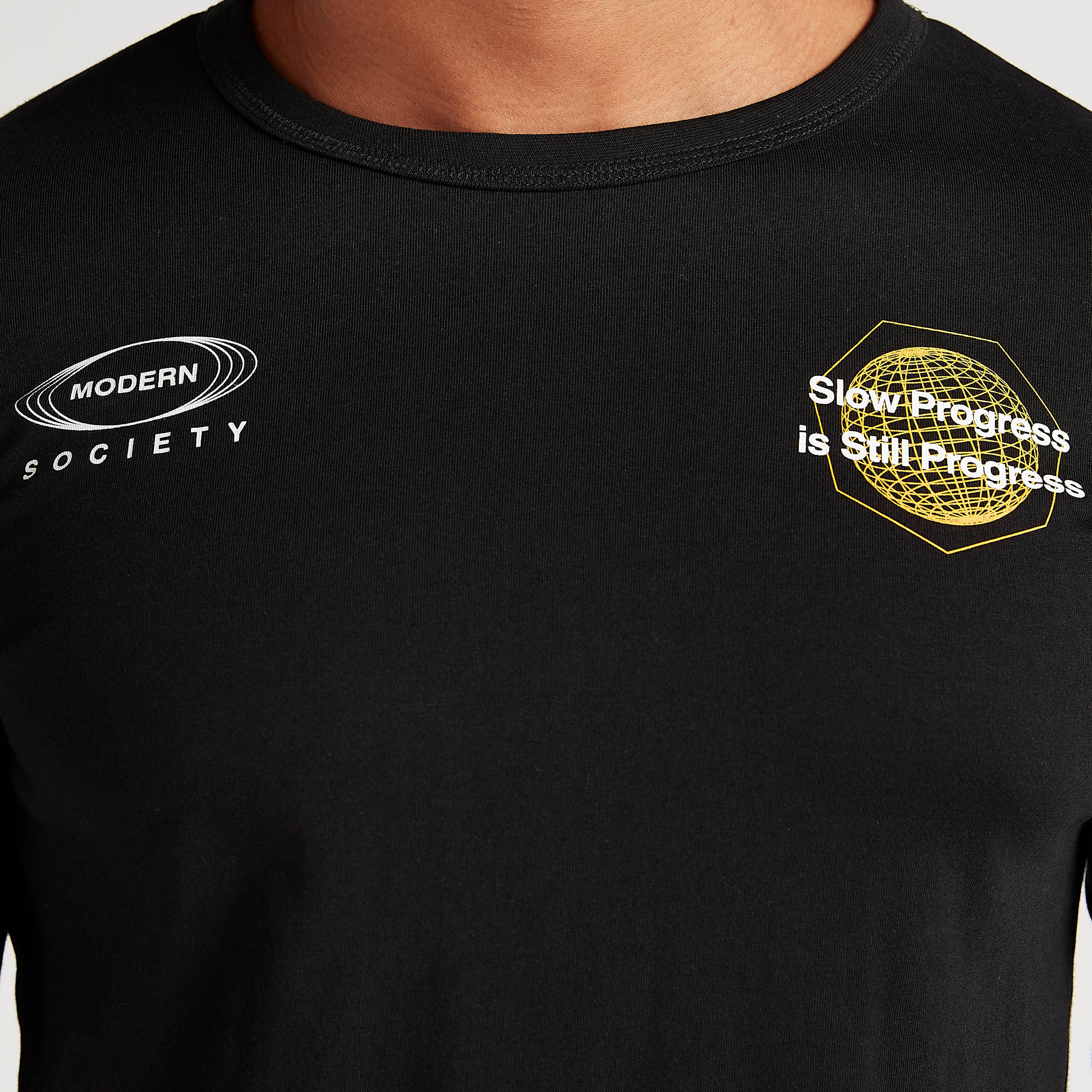 تيشيرت سادة بياقة ضيّقة وأكمام طويلة-men-clothing-tshirtsandpolos-tshirts-image-3