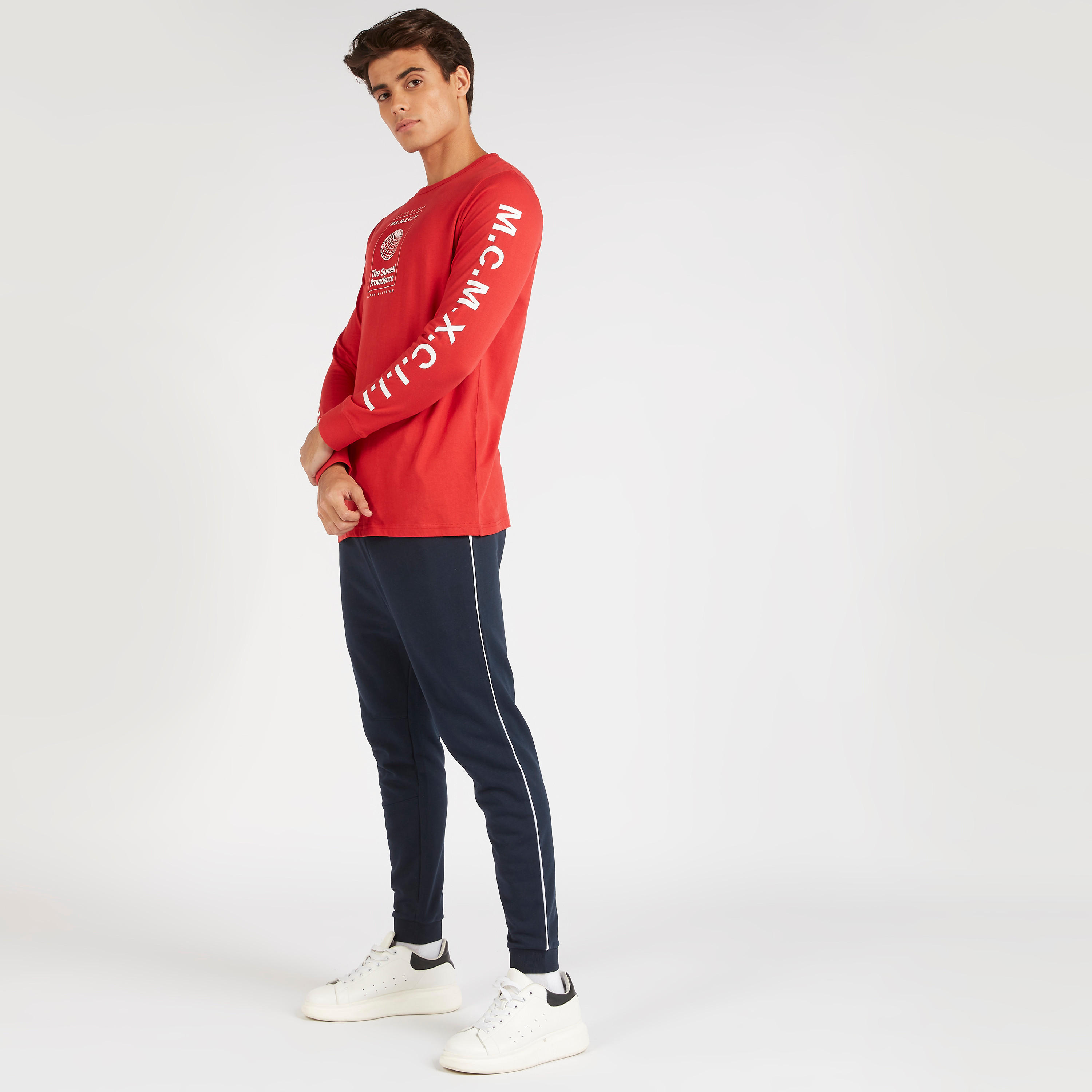 تيشيرت سادة بياقة ضيّقة وأكمام طويلة-men-clothing-tshirtsandpolos-tshirts-image-2