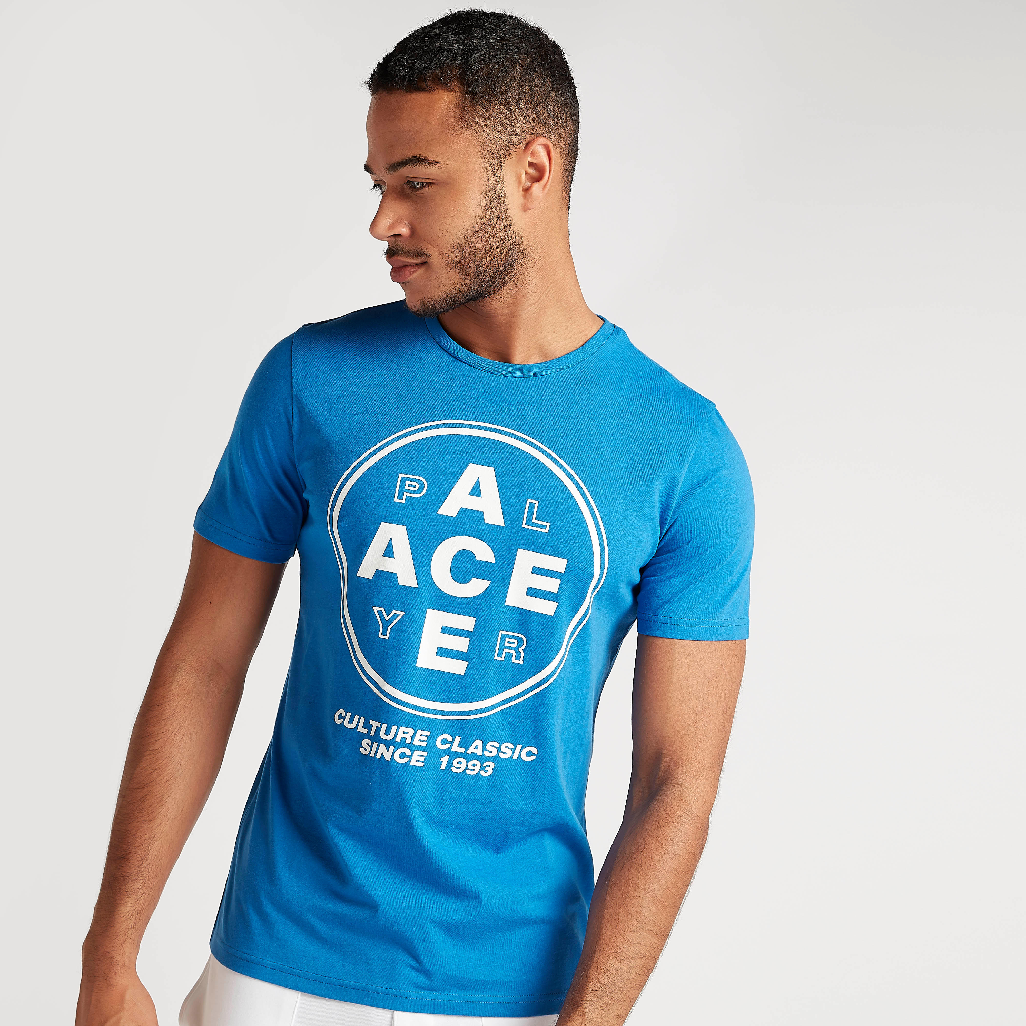 تيشيرت بياقة ضيّقة وأكمام قصيرة وطبعات-men-clothing-tshirtsandpolos-tshirts-image-1