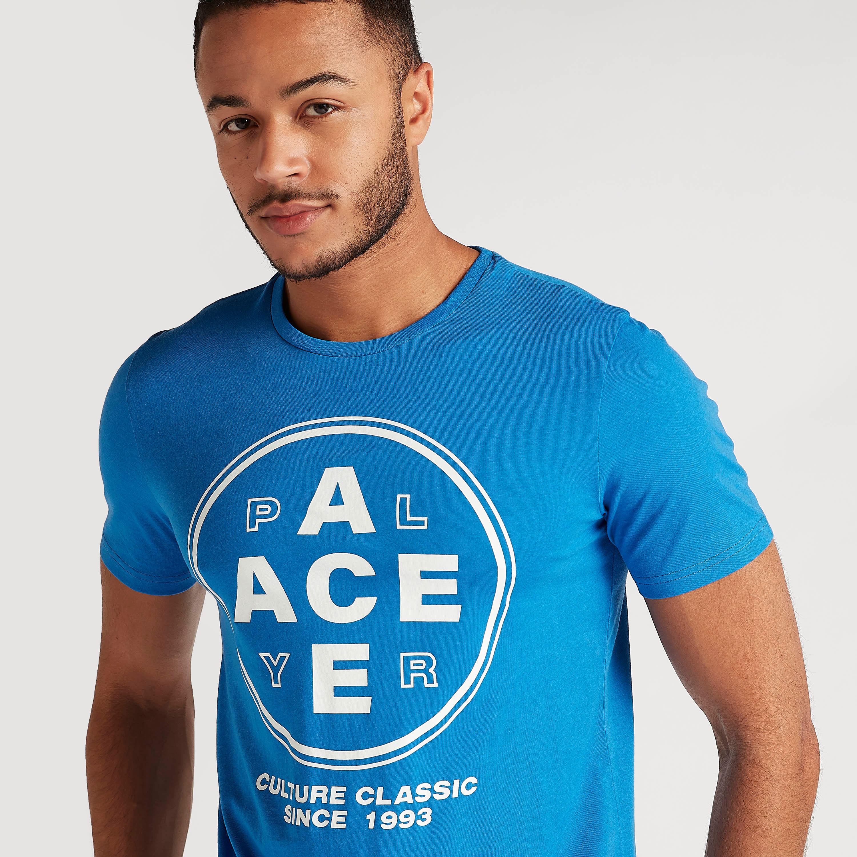 تيشيرت بياقة ضيّقة وأكمام قصيرة وطبعات-men-clothing-tshirtsandpolos-tshirts-image-3