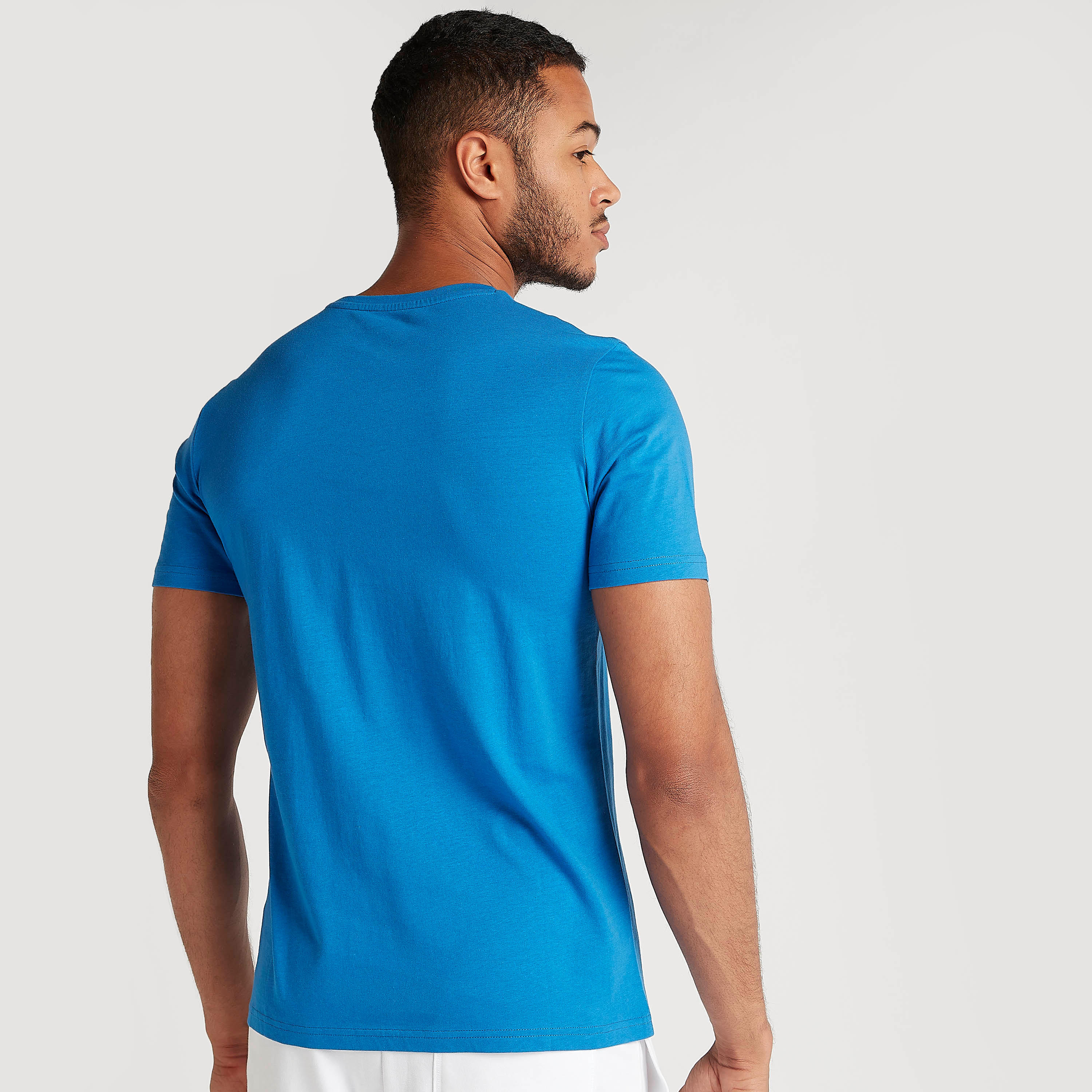 تيشيرت بياقة ضيّقة وأكمام قصيرة وطبعات-men-clothing-tshirtsandpolos-tshirts-image-4