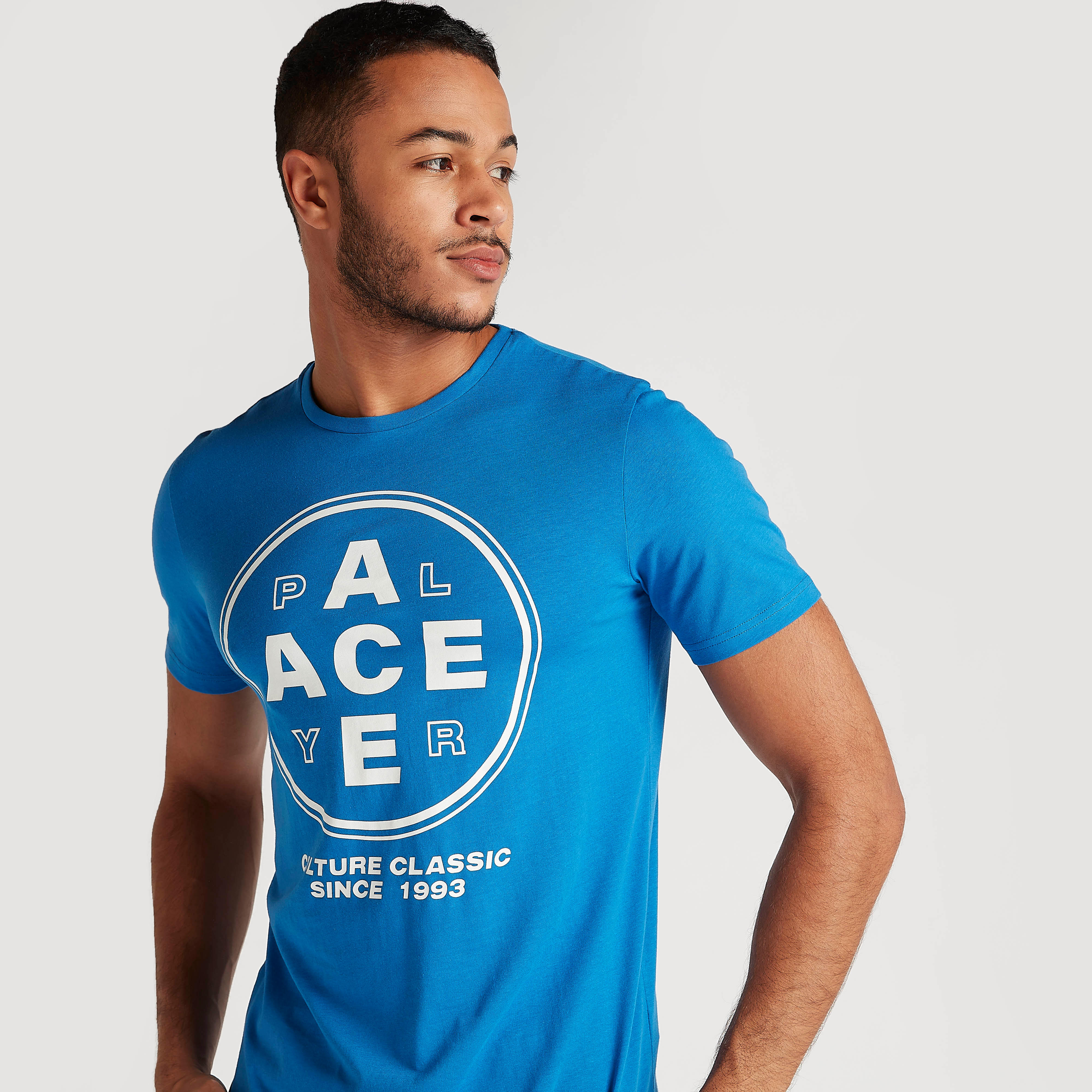 تيشيرت بياقة ضيّقة وأكمام قصيرة وطبعات-men-clothing-tshirtsandpolos-tshirts-image-5