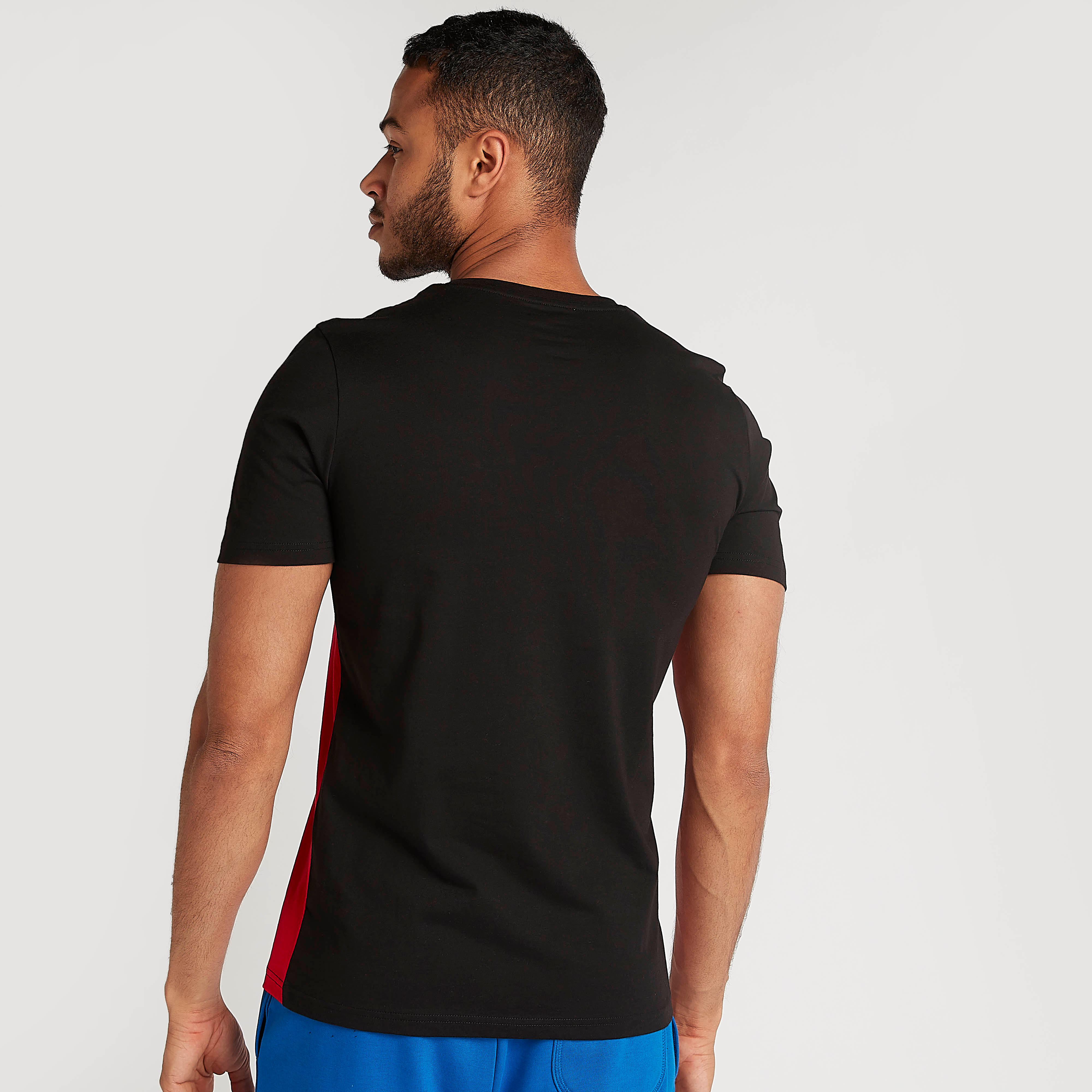تيشيرت بياقة ضيّقة وأكمام قصيرة وطبعات-men-clothing-tshirtsandpolos-tshirts-image-4
