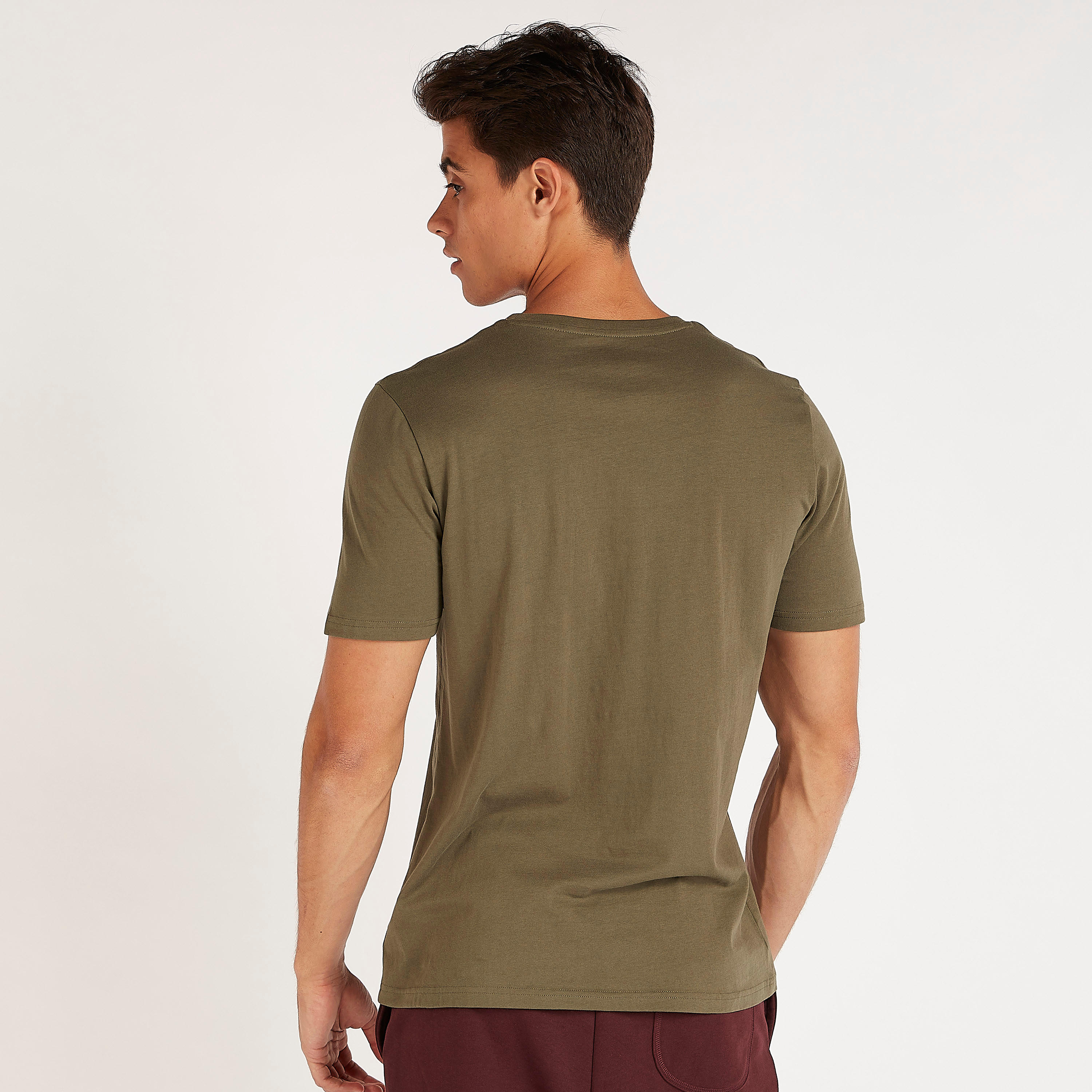 تيشيرت بياقة ضيّقة وأكمام قصيرة وطبعات-men-clothing-tshirtsandpolos-tshirts-image-1