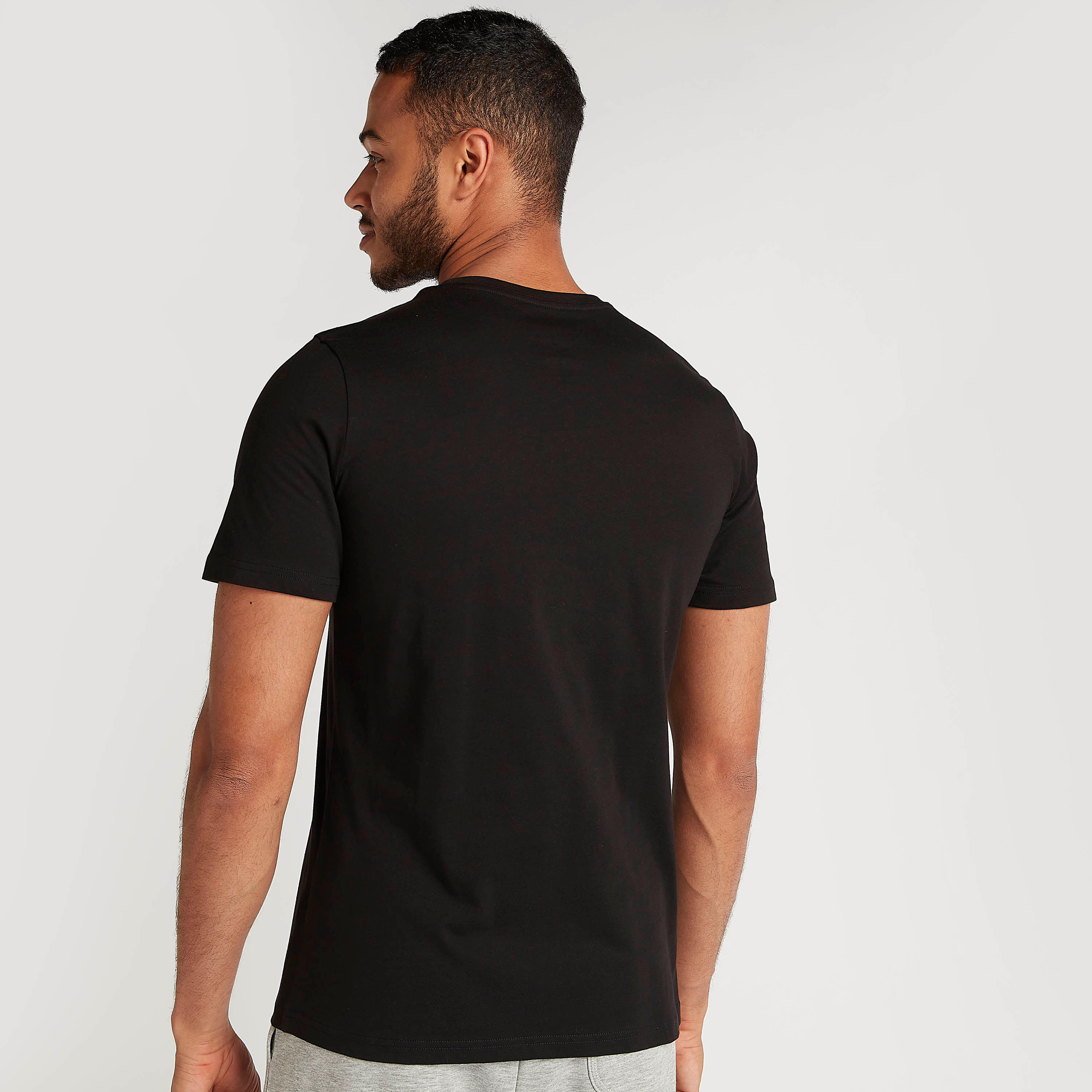 تيشيرت بياقة ضيّقة وأكمام قصيرة وطبعات-men-clothing-tshirtsandpolos-tshirts-image-4