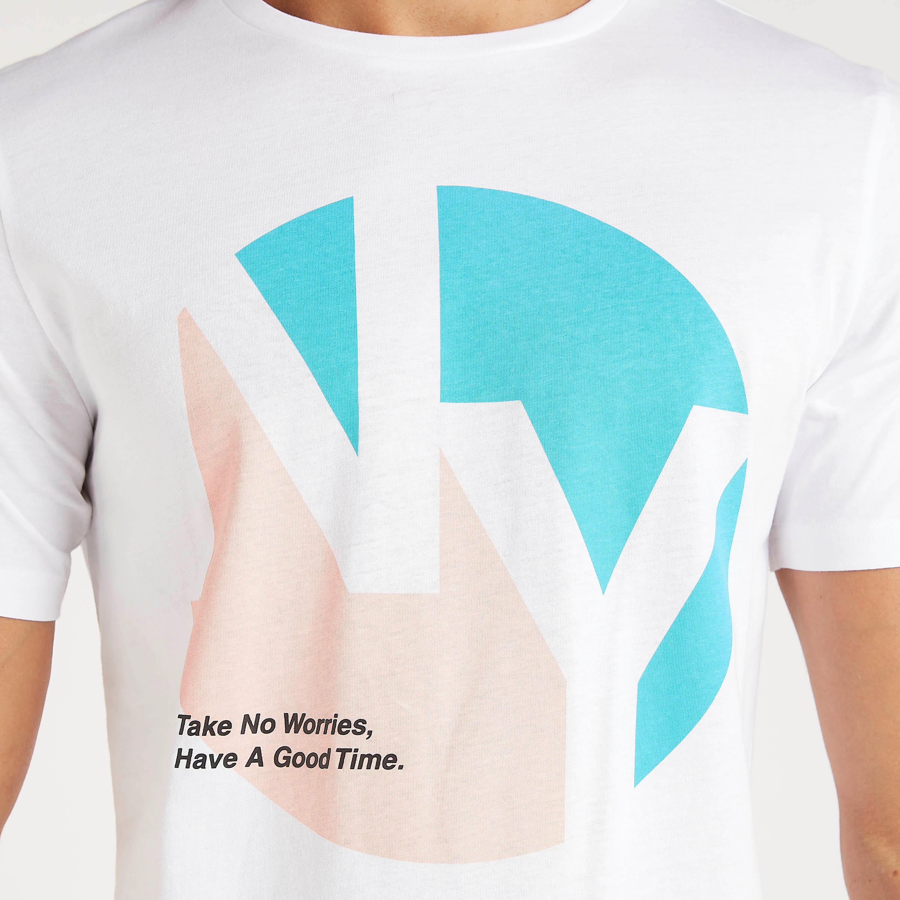 تيشيرت بياقة ضيّقة وأكمام قصيرة وطبعات-men-clothing-tshirtsandpolos-tshirts-image-3