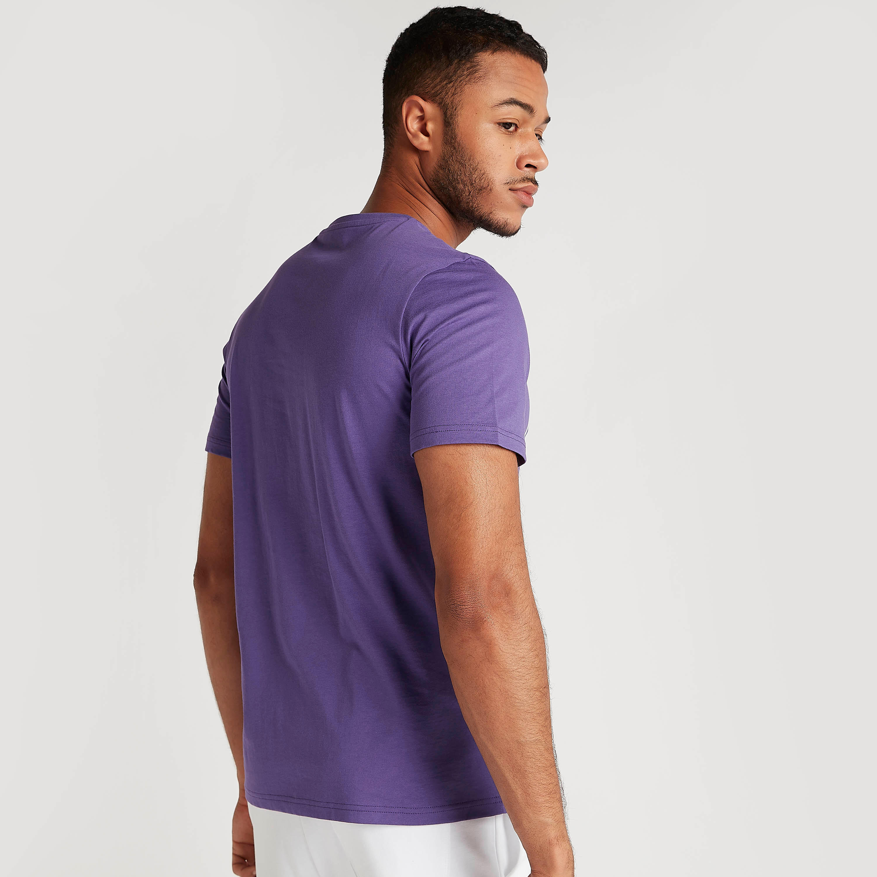 تيشيرت بياقة ضيّقة وأكمام قصيرة وطبعات-men-clothing-tshirtsandpolos-tshirts-image-4