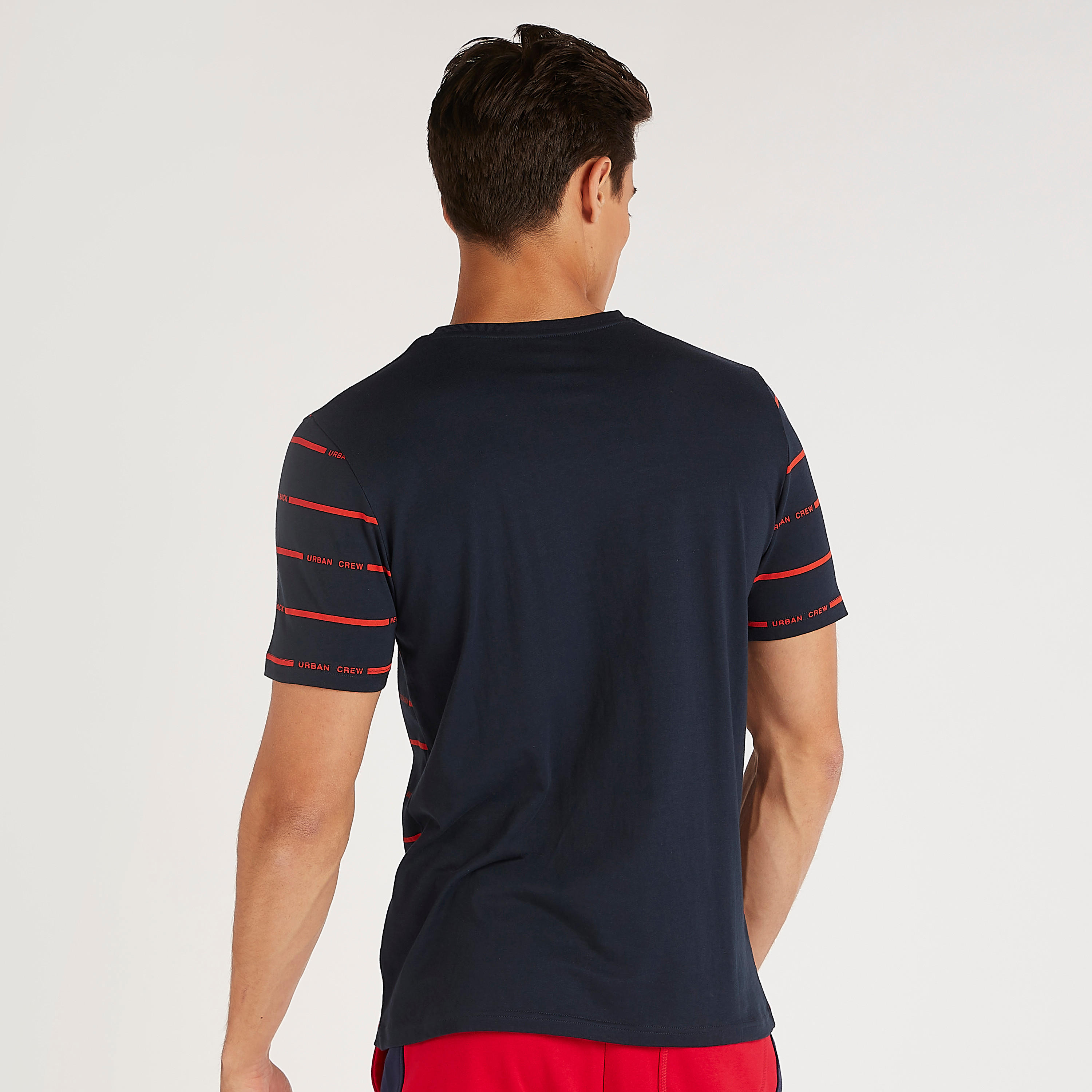 تيشيرت بياقة ضيّقة وأكمام قصيرة وطبعات-men-clothing-tshirtsandpolos-tshirts-image-4