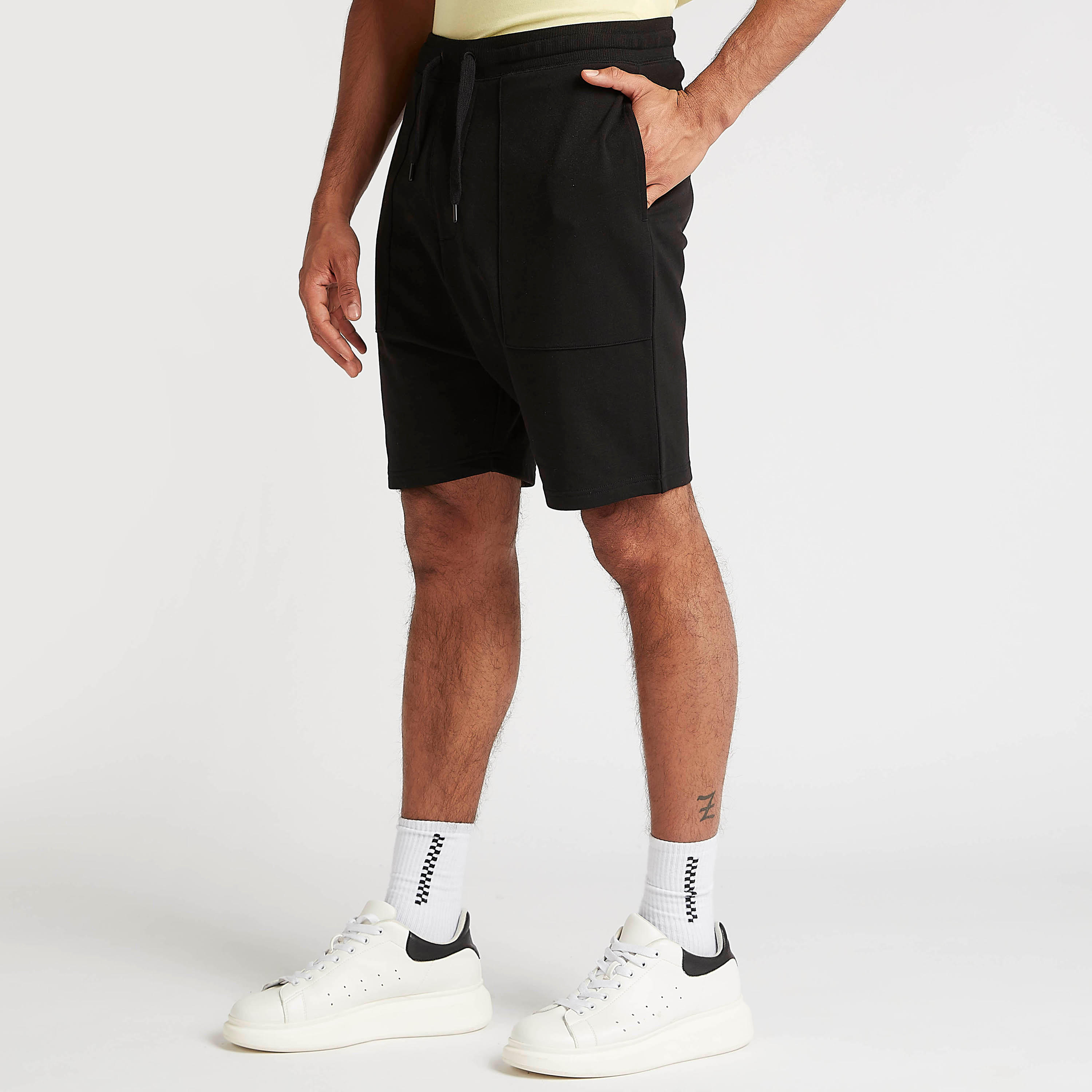 شورت سادة برباط إغلاق وخصر متوسّط الارتفاع-men-clothing-bottoms-shorts-image-4