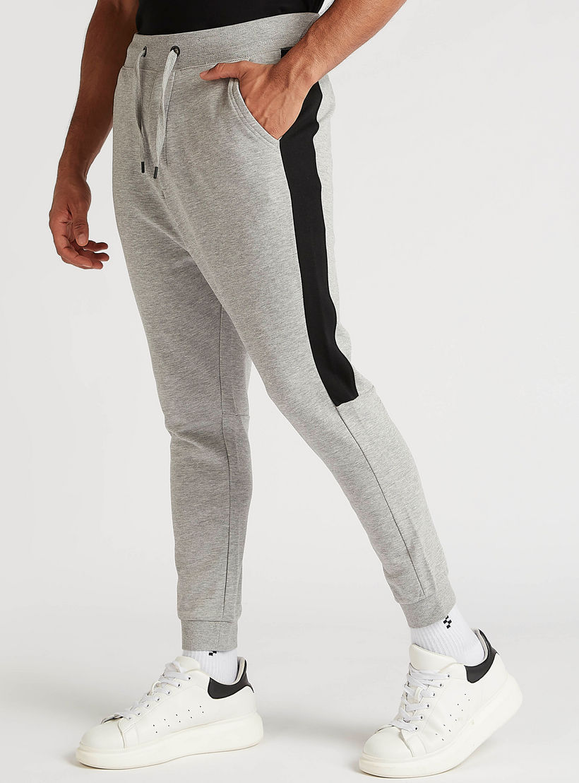 Solid Mid-Rise Joggers with Drawstring Closure-men-clothing-bottoms-joggers-image-5