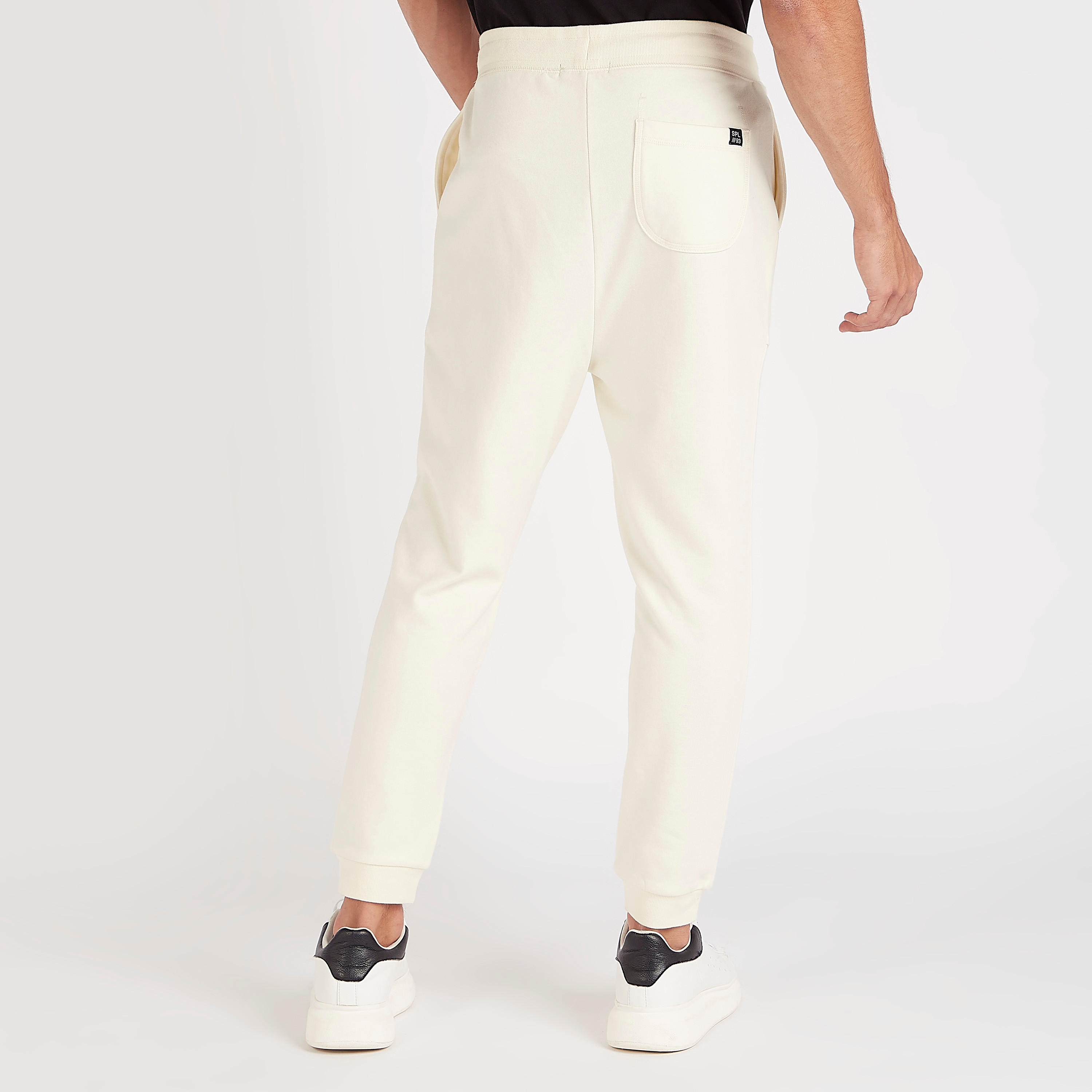 بنطلون رياضي برباط إغلاق وجيوب وطبعات-men-clothing-bottoms-joggers-image-3