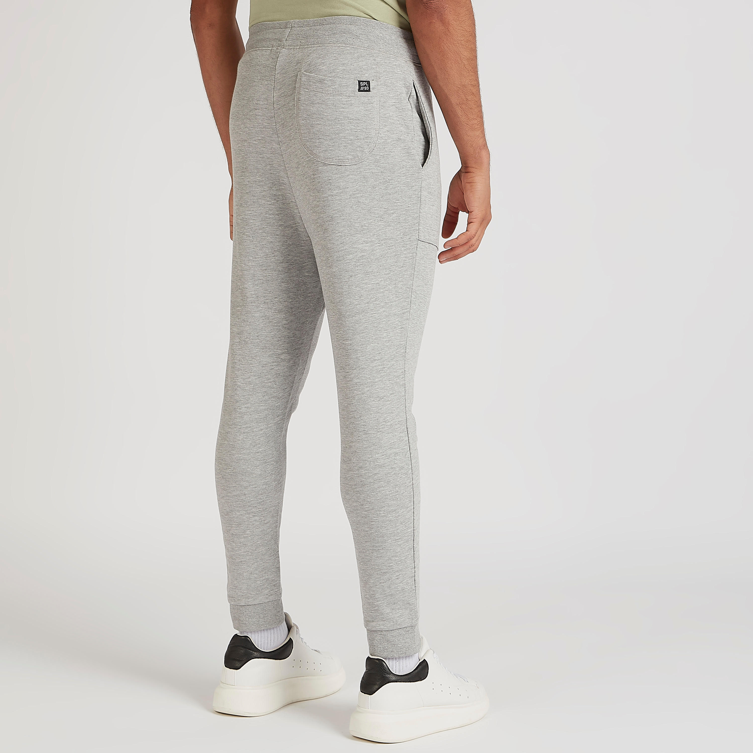 بنطلون رياضي برباط إغلاق وخصر متوسّط الارتفاع-men-clothing-bottoms-joggers-image-1