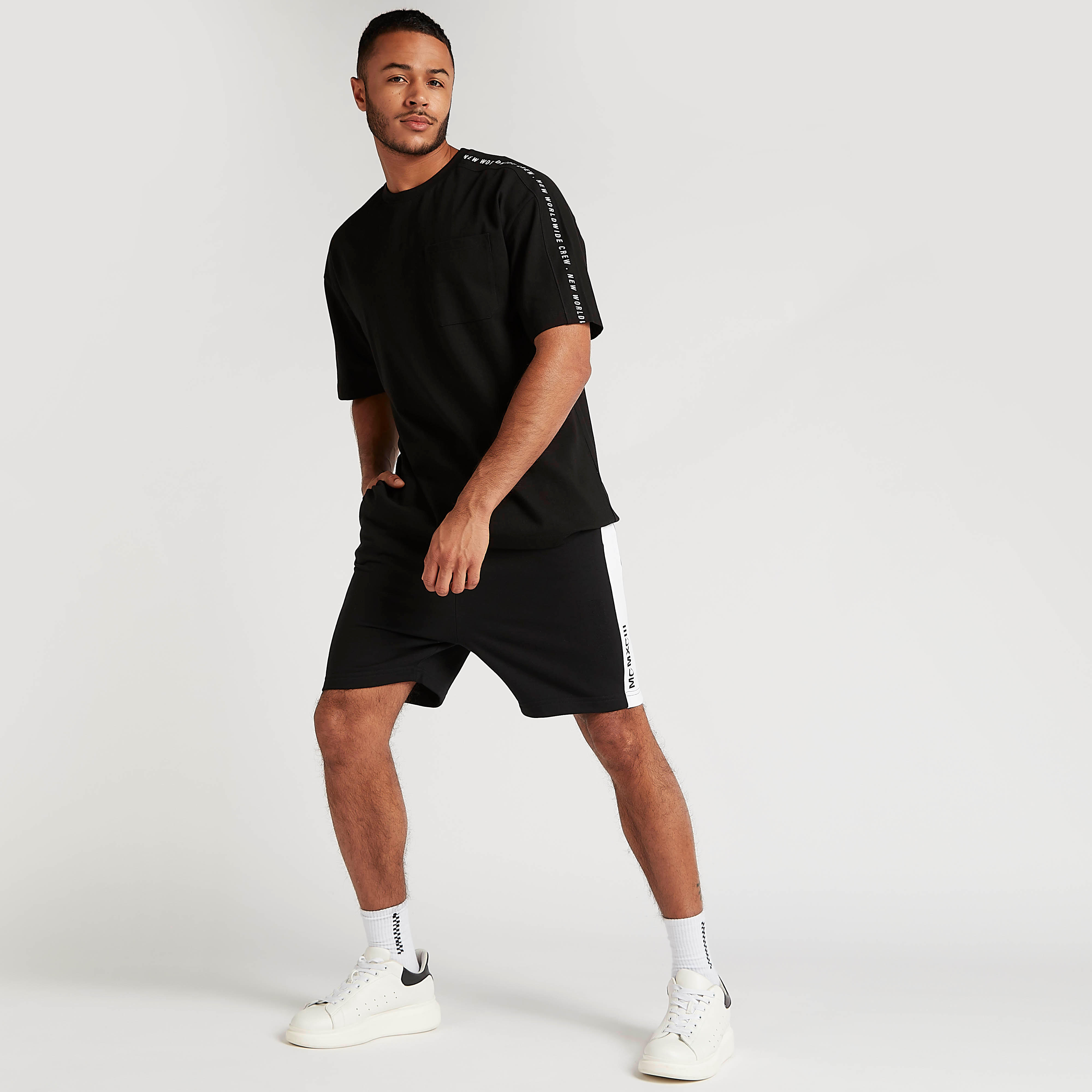 Printed Mid-Rise Shorts with Drawstring Closure-men-clothing-bottoms-shorts-image-2