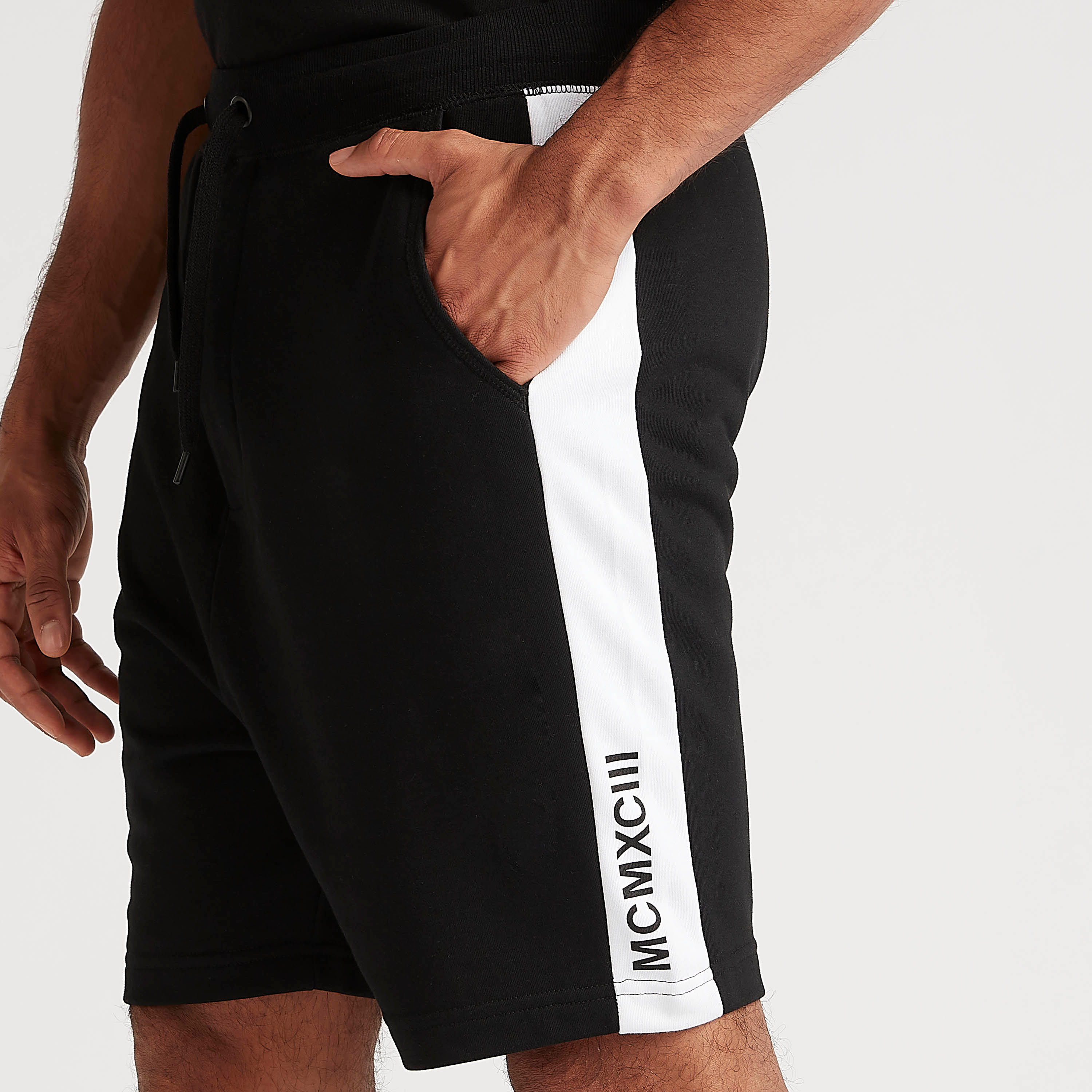 Printed Mid-Rise Shorts with Drawstring Closure-men-clothing-bottoms-shorts-image-3