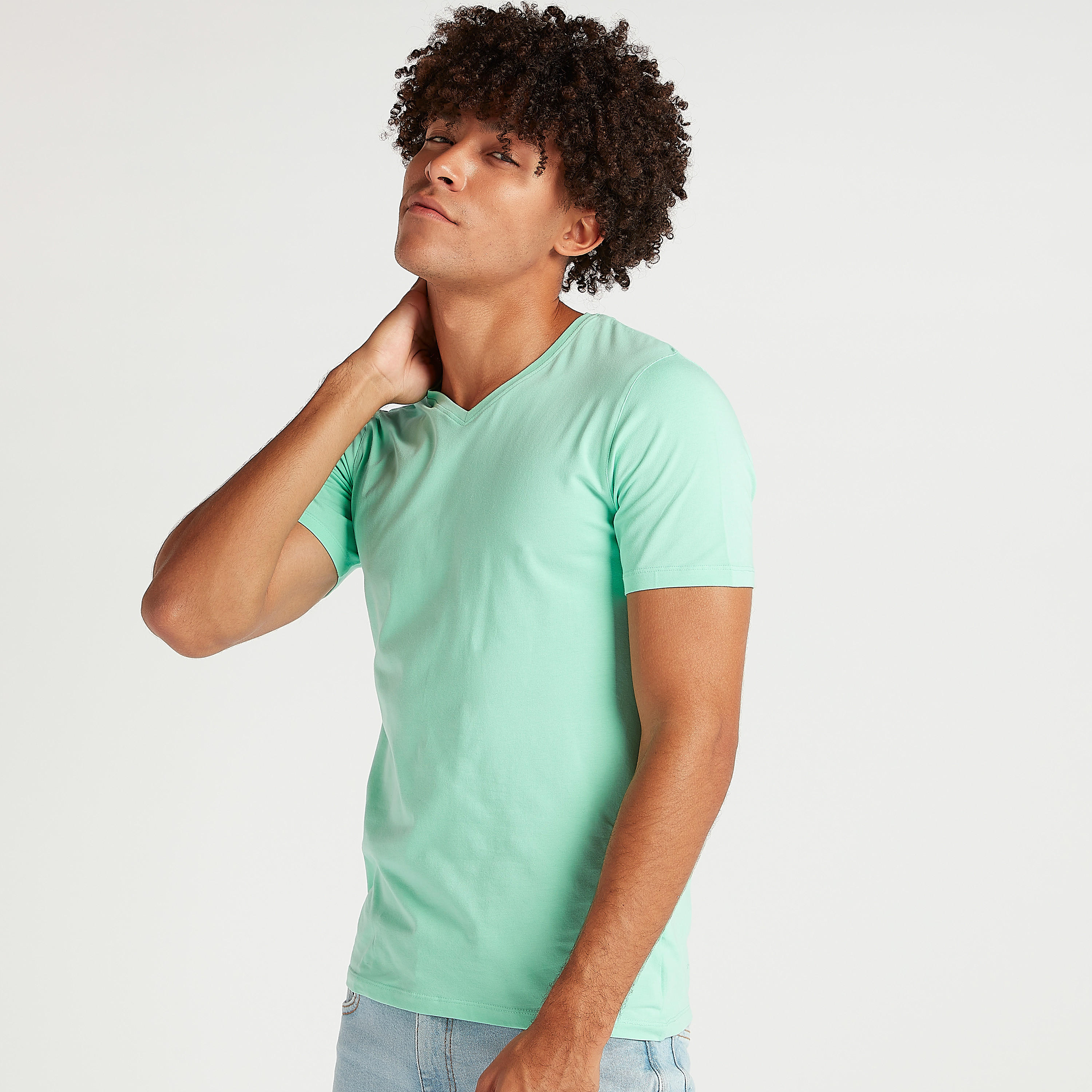 تيشيرت سادة بياقة V وأكمام قصيرة-men-clothing-tshirtsandpolos-tshirts-image-2