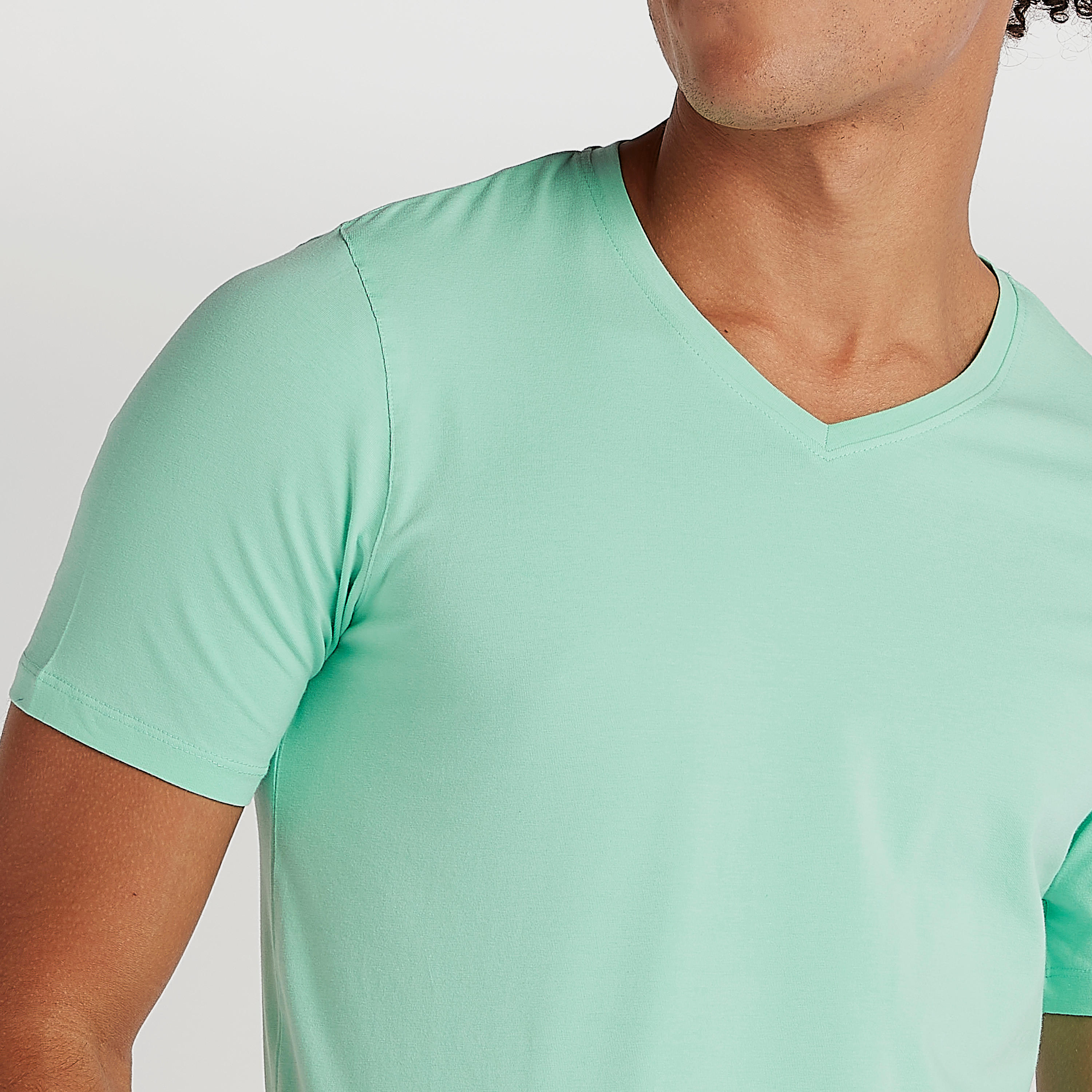 تيشيرت سادة بياقة V وأكمام قصيرة-men-clothing-tshirtsandpolos-tshirts-image-3