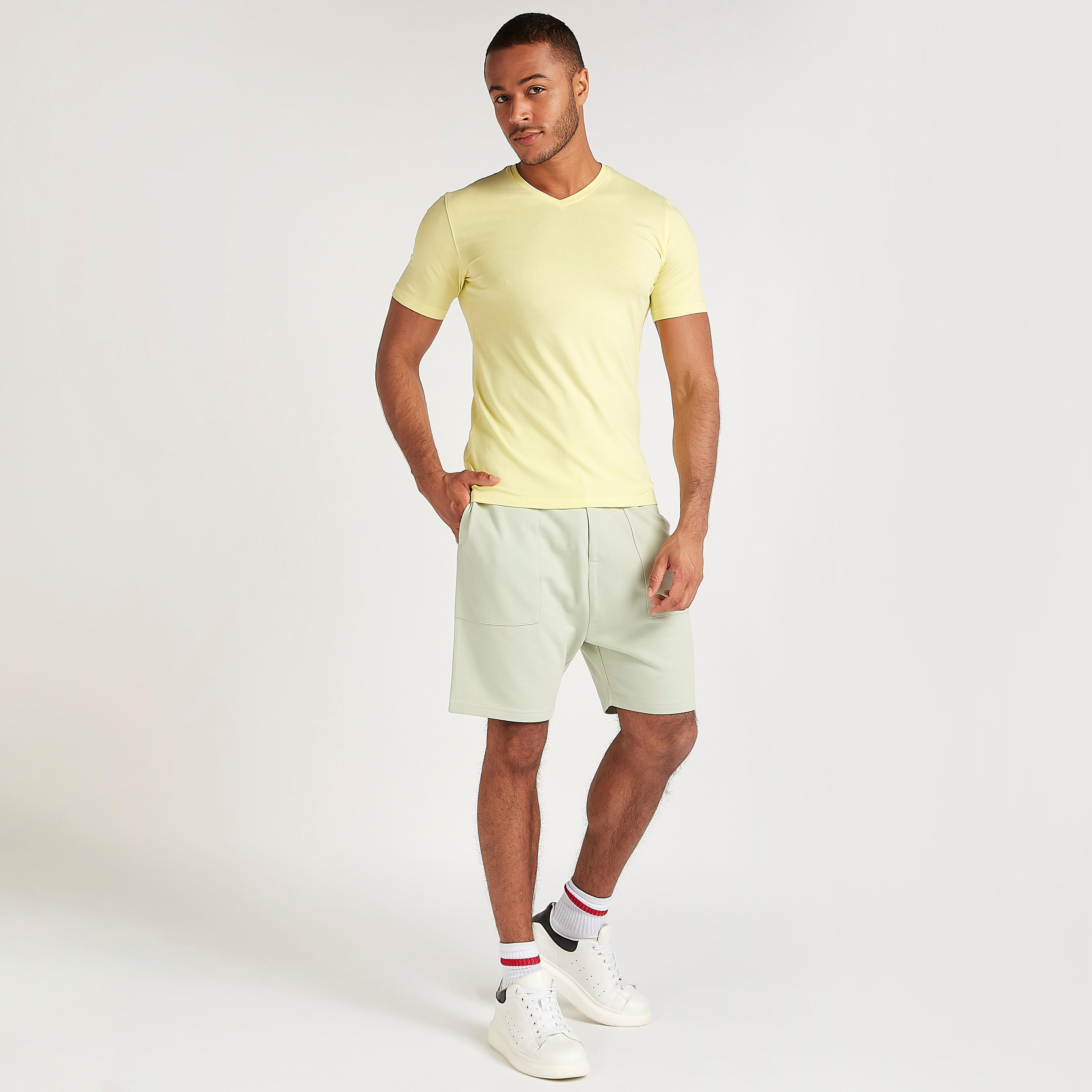 تيشيرت سادة بياقة v وأكمام قصيرة-men-clothing-tshirtsandpolos-tshirts-image-2