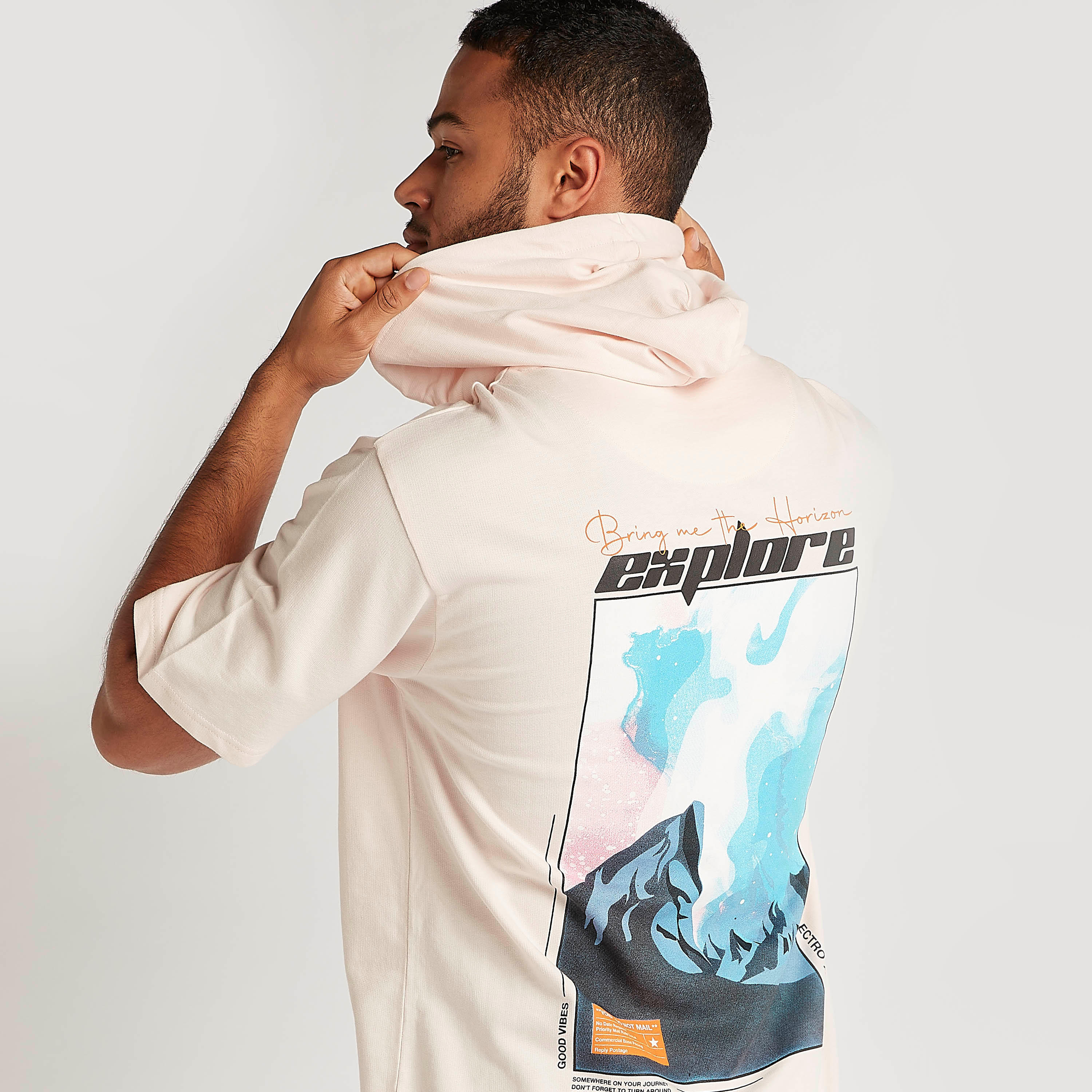 تيشيرت بطبعات وقبّعة وأكمام قصيرة-men-clothing-tshirtsandpolos-tshirts-image-3