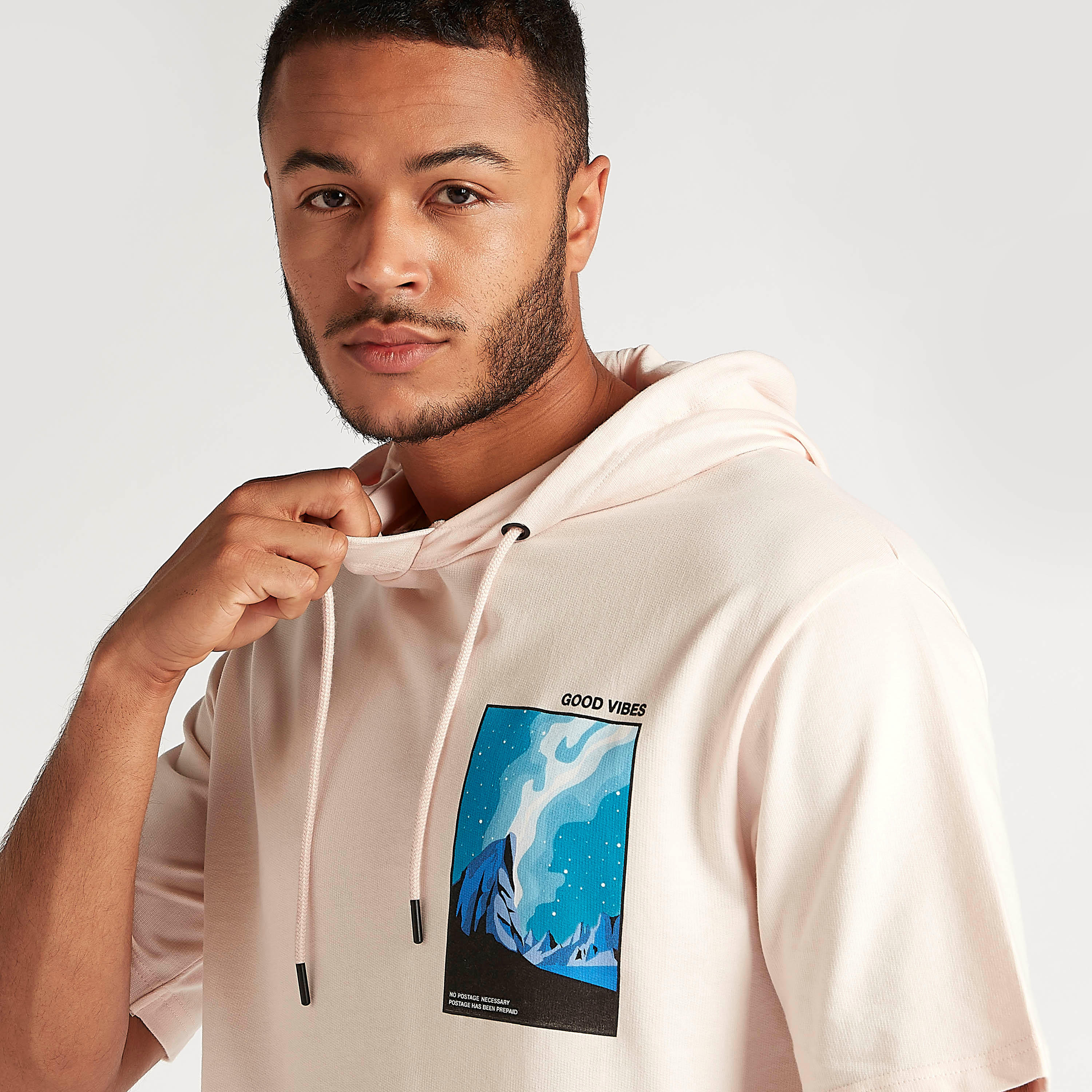 تيشيرت بطبعات وقبّعة وأكمام قصيرة-men-clothing-tshirtsandpolos-tshirts-image-7