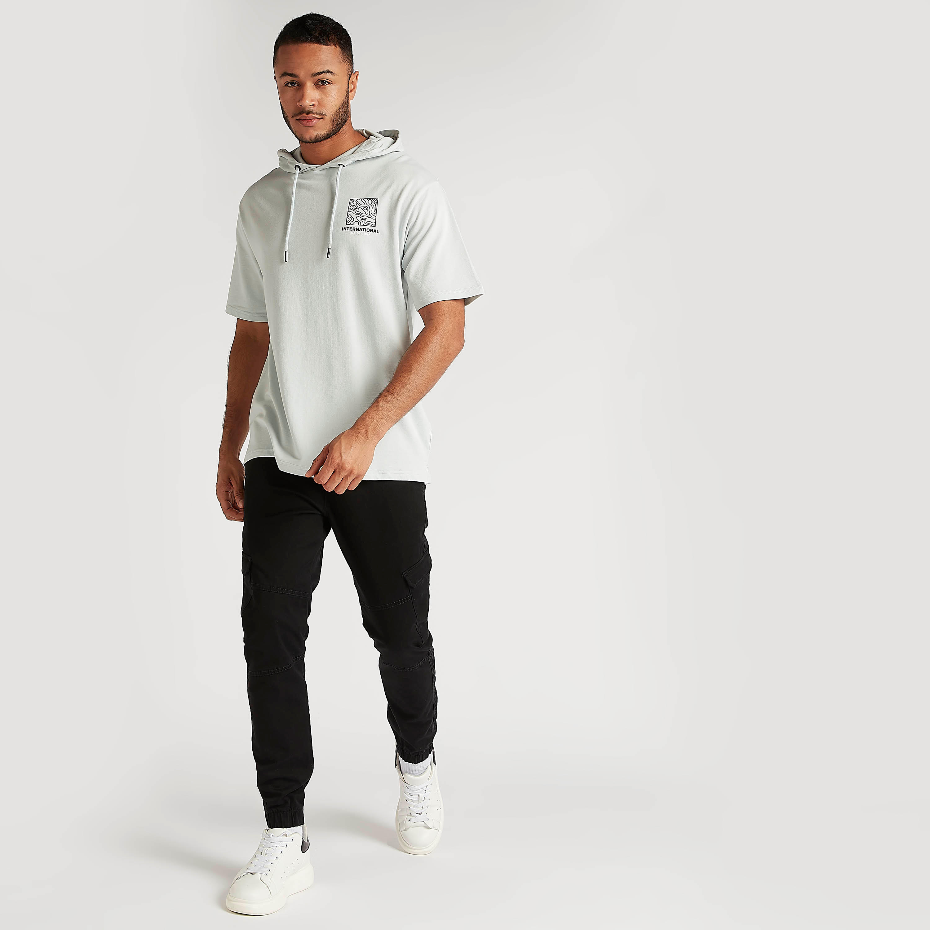 تيشيرت بطبعات وقبّعة وأكمام قصيرة-men-clothing-tshirtsandpolos-tshirts-image-5