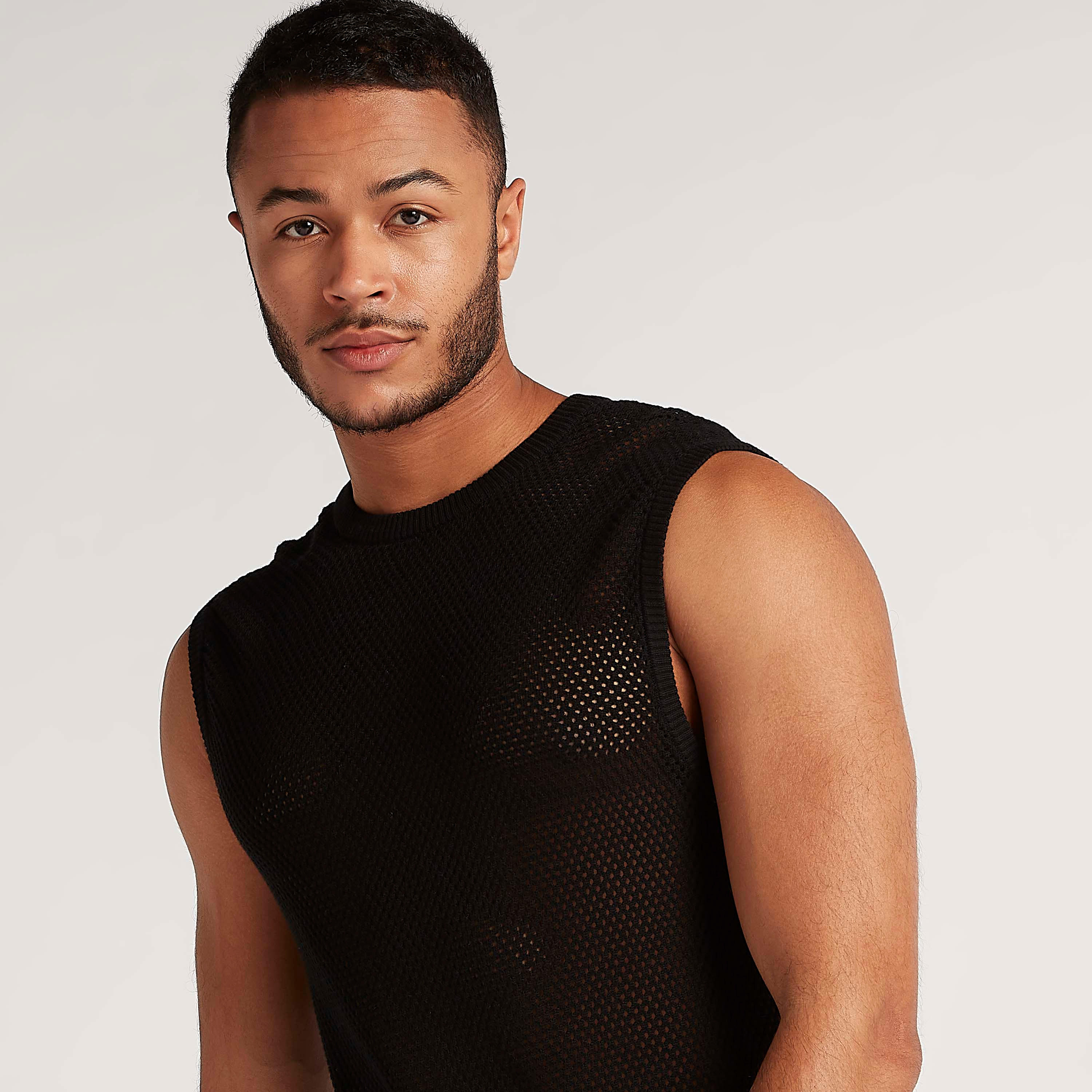 تيشيرت بارز الملمس بياقة ضيّقة-men-clothing-tshirtsandpolos-tshirts-image-1