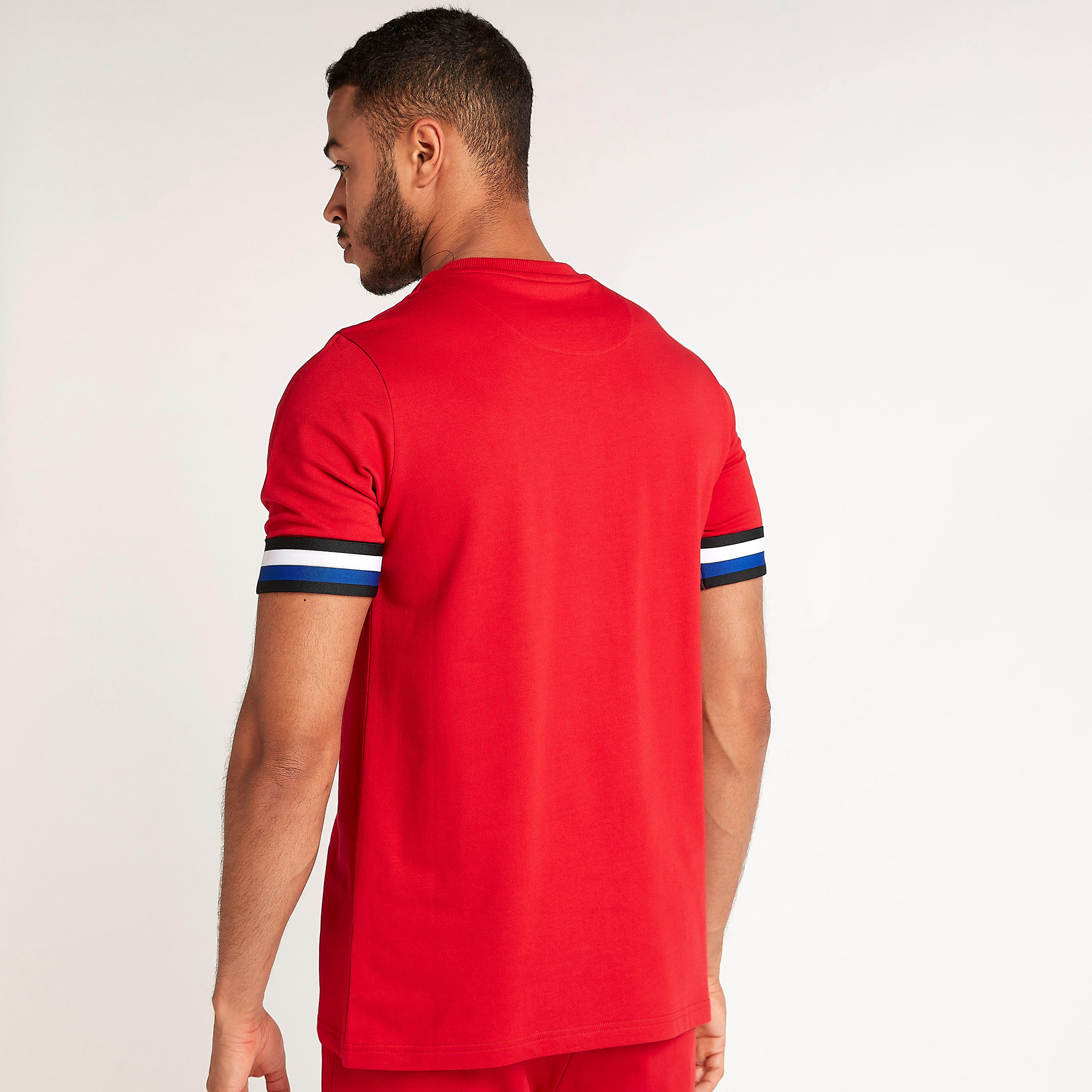 تيشيرت بياقة ضيّقة وأكمام قصيرة بتفاصيل شريطة-men-clothing-tshirtsandpolos-tshirts-image-4