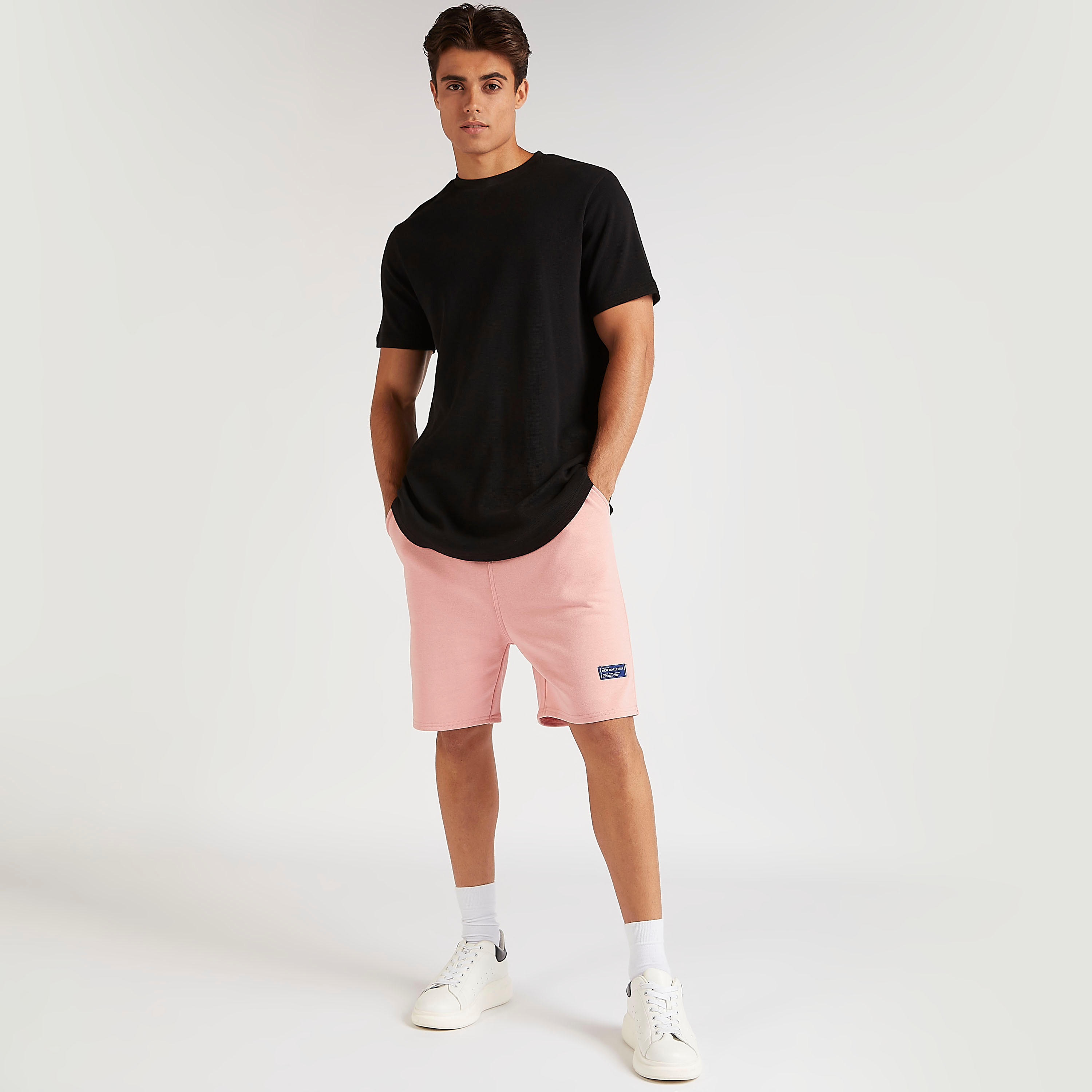 شورت سادة برباط إغلاق وخصر متوسّط الارتفاع-men-clothing-bottoms-shorts-image-3