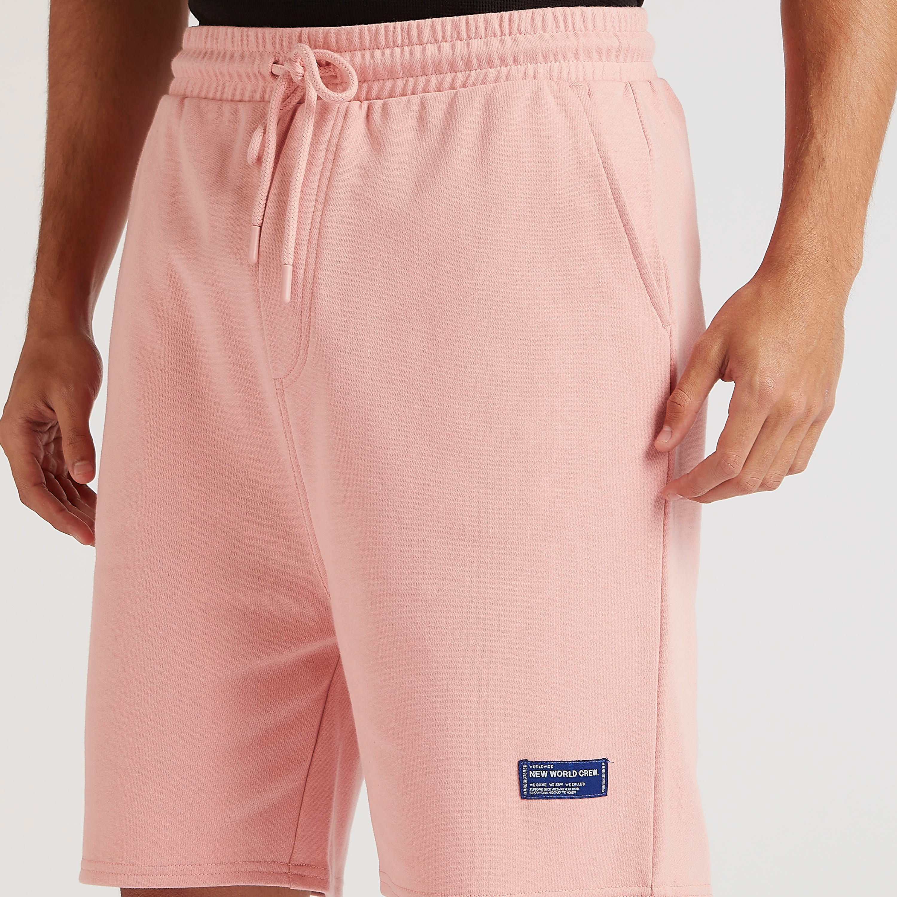 شورت سادة برباط إغلاق وخصر متوسّط الارتفاع-men-clothing-bottoms-shorts-image-2