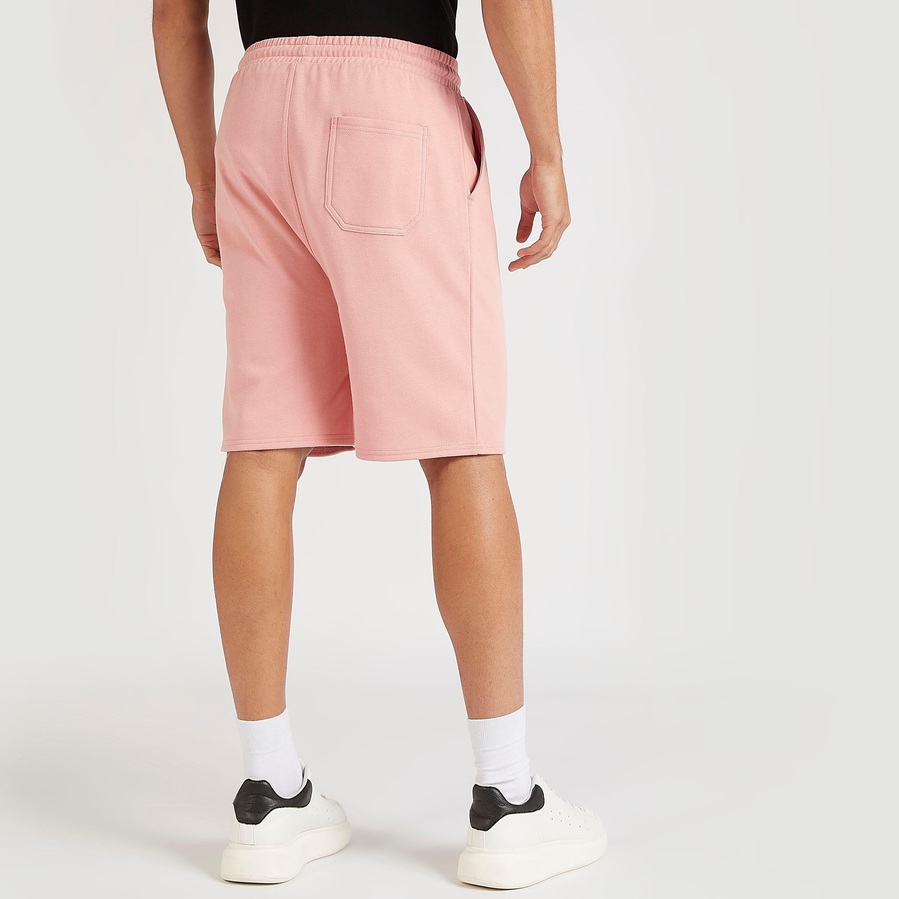 شورت سادة برباط إغلاق وخصر متوسّط الارتفاع-men-clothing-bottoms-shorts-image-1