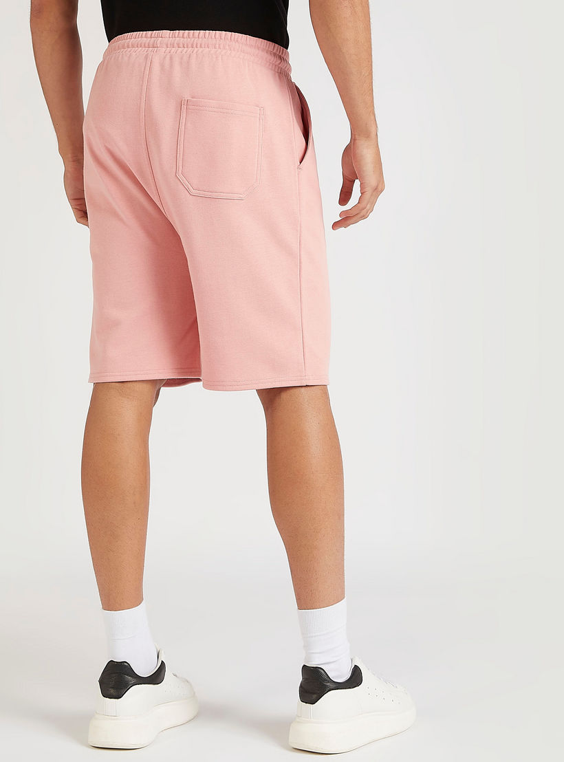 شورت سادة برباط إغلاق وخصر متوسّط الارتفاع-men-clothing-bottoms-shorts-image-1