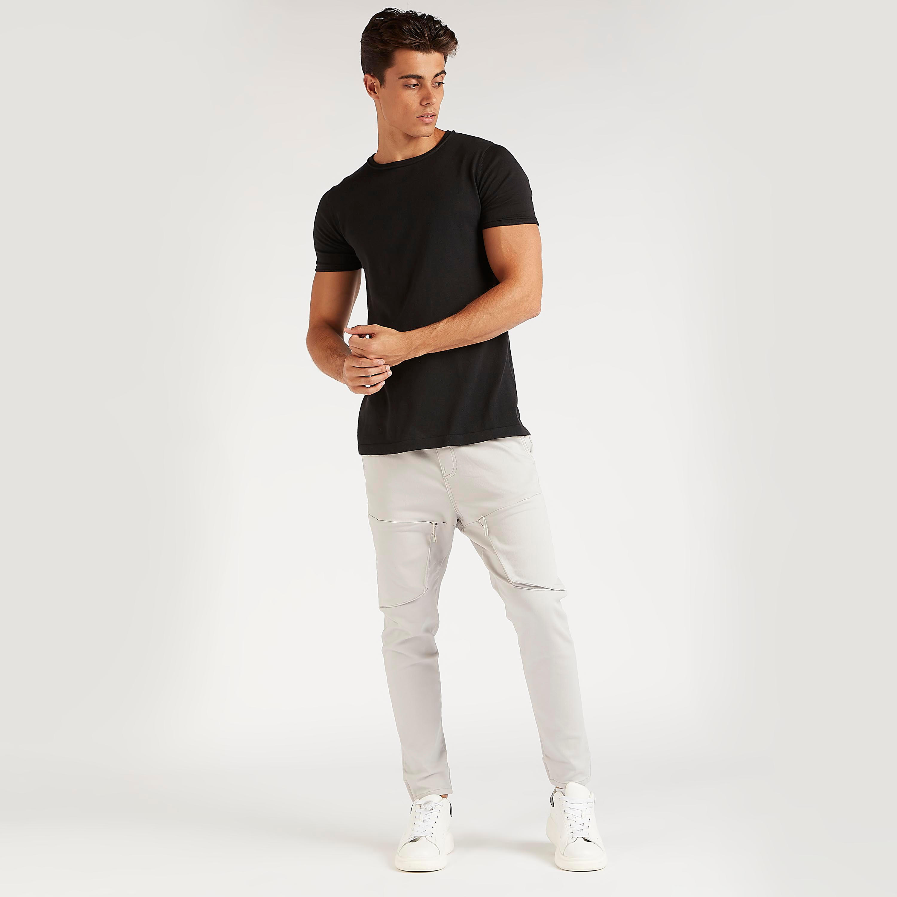 تيشيرت بياقة ضيّقة وأكمام قصيرة-men-clothing-tshirtsandpolos-tshirts-image-2