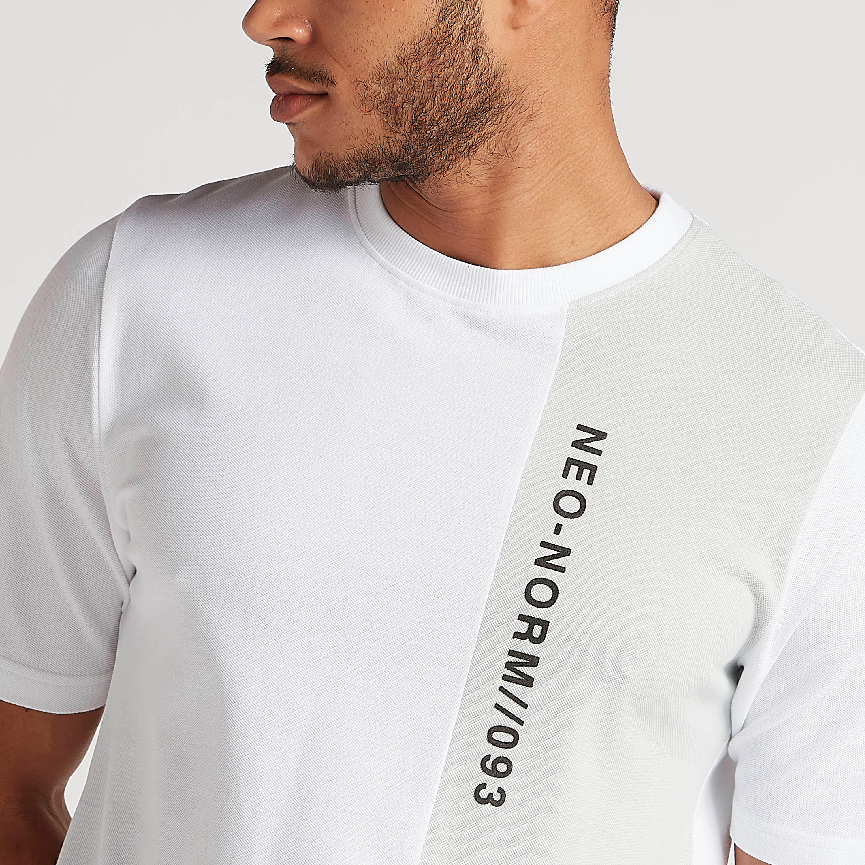 تيشيرت بياقة ضيّقة وأكمام قصيرة وطبعات-men-clothing-tshirtsandpolos-tshirts-image-3