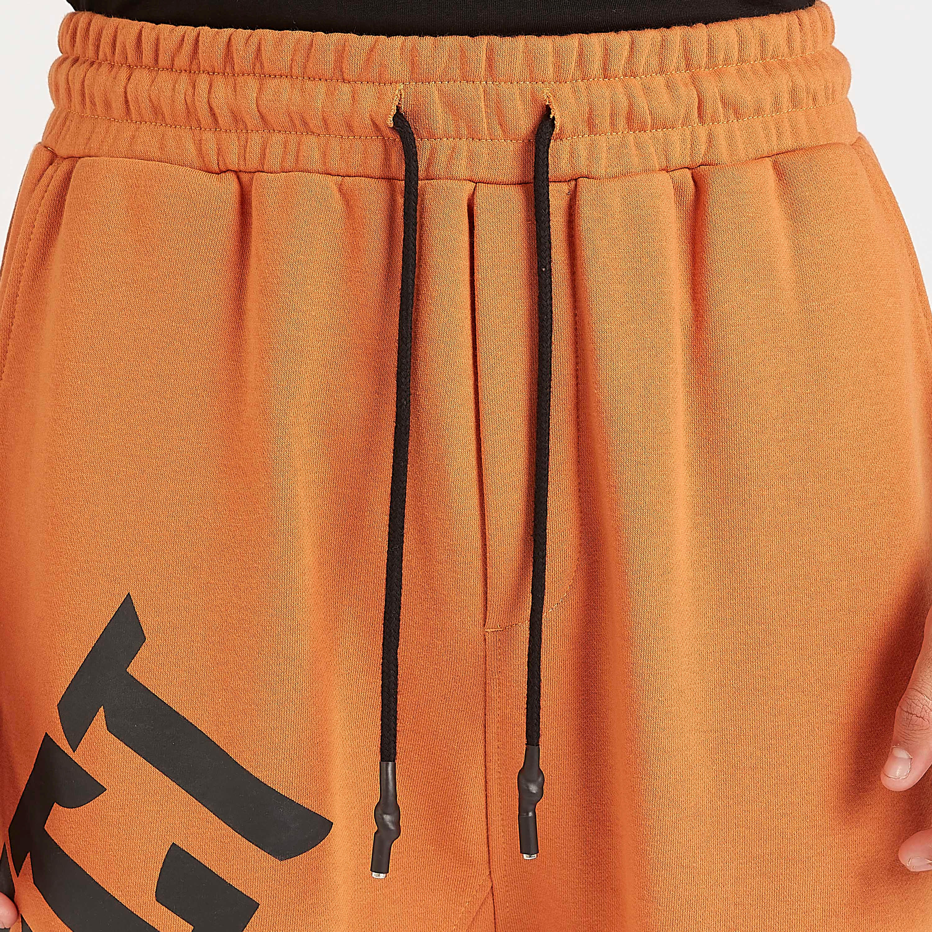 بنطلون رياضي برباط إغلاق وجيوب وطبعات-men-clothing-bottoms-joggers-image-3