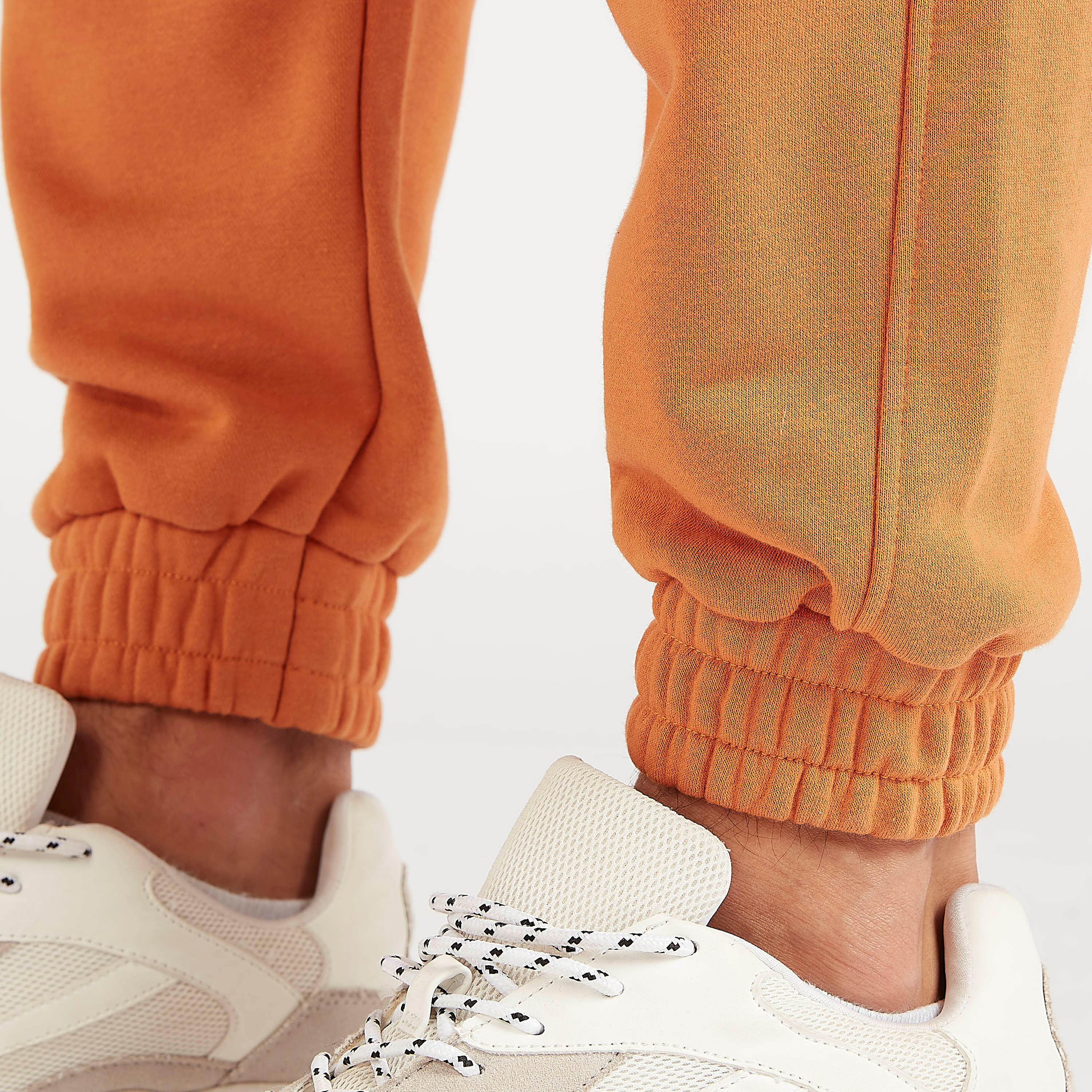 بنطلون رياضي برباط إغلاق وجيوب وطبعات-men-clothing-bottoms-joggers-image-7