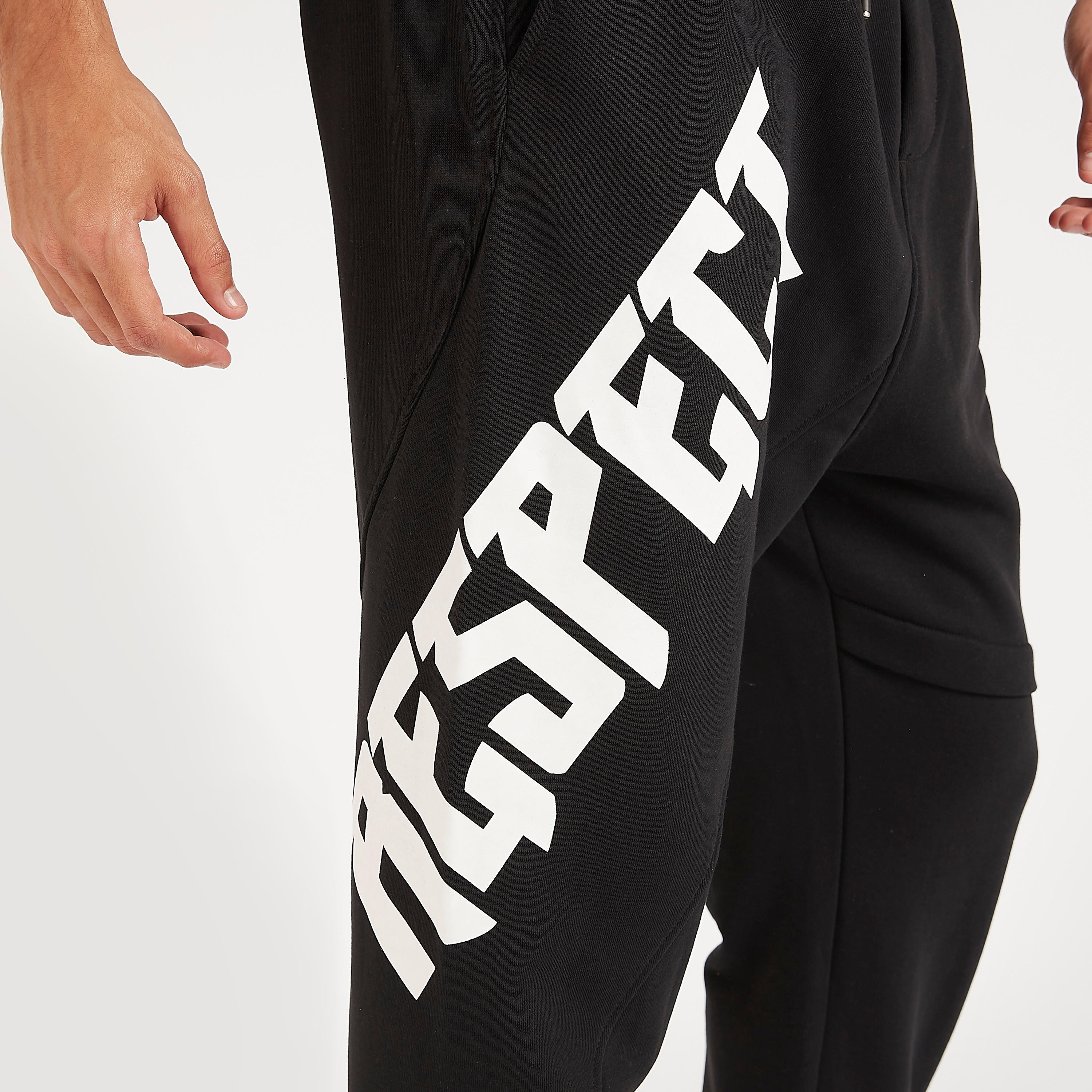 بنطلون رياضي برباط إغلاق وجيوب وطبعات-men-clothing-bottoms-joggers-image-2
