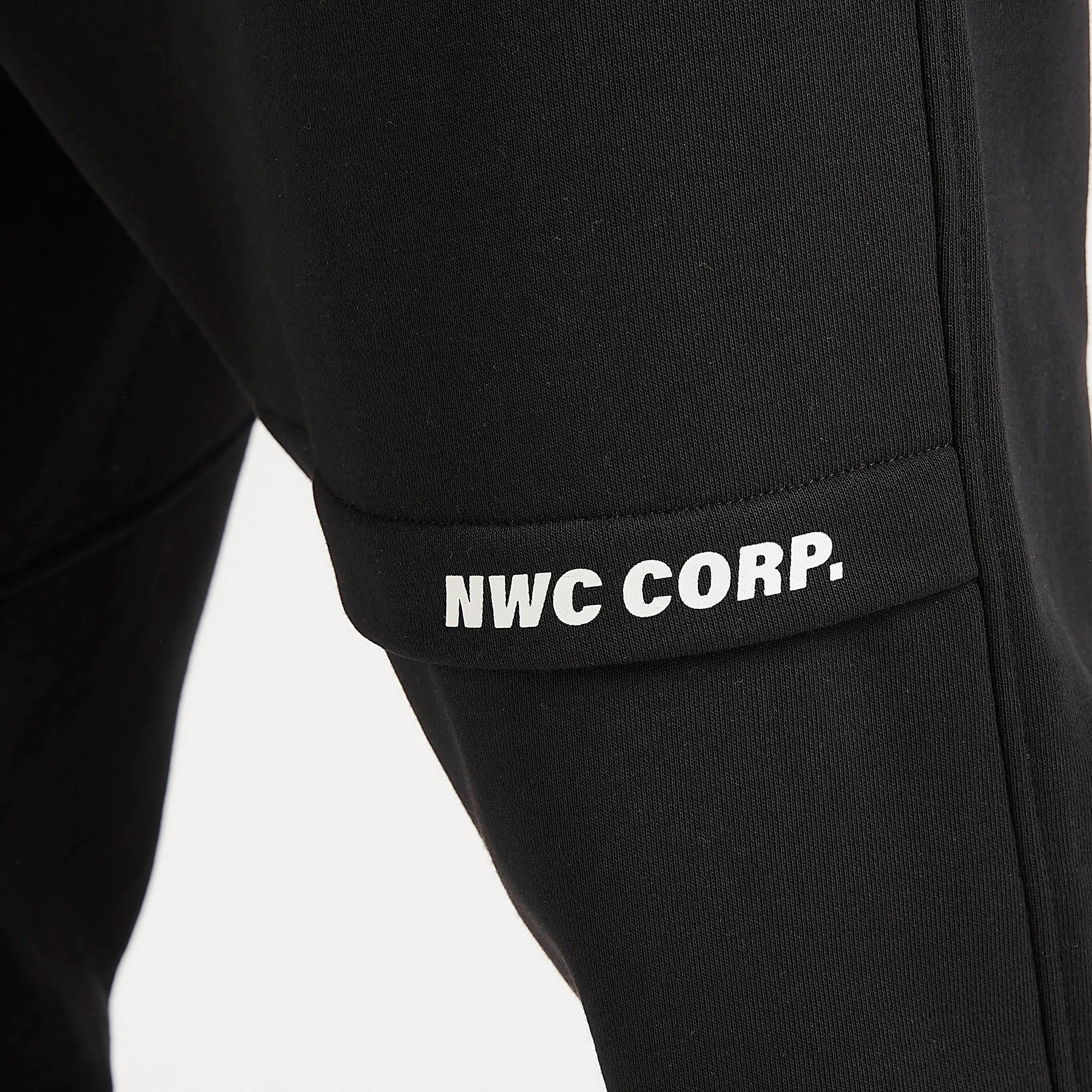 بنطلون رياضي برباط إغلاق وجيوب وطبعات-men-clothing-bottoms-joggers-image-1