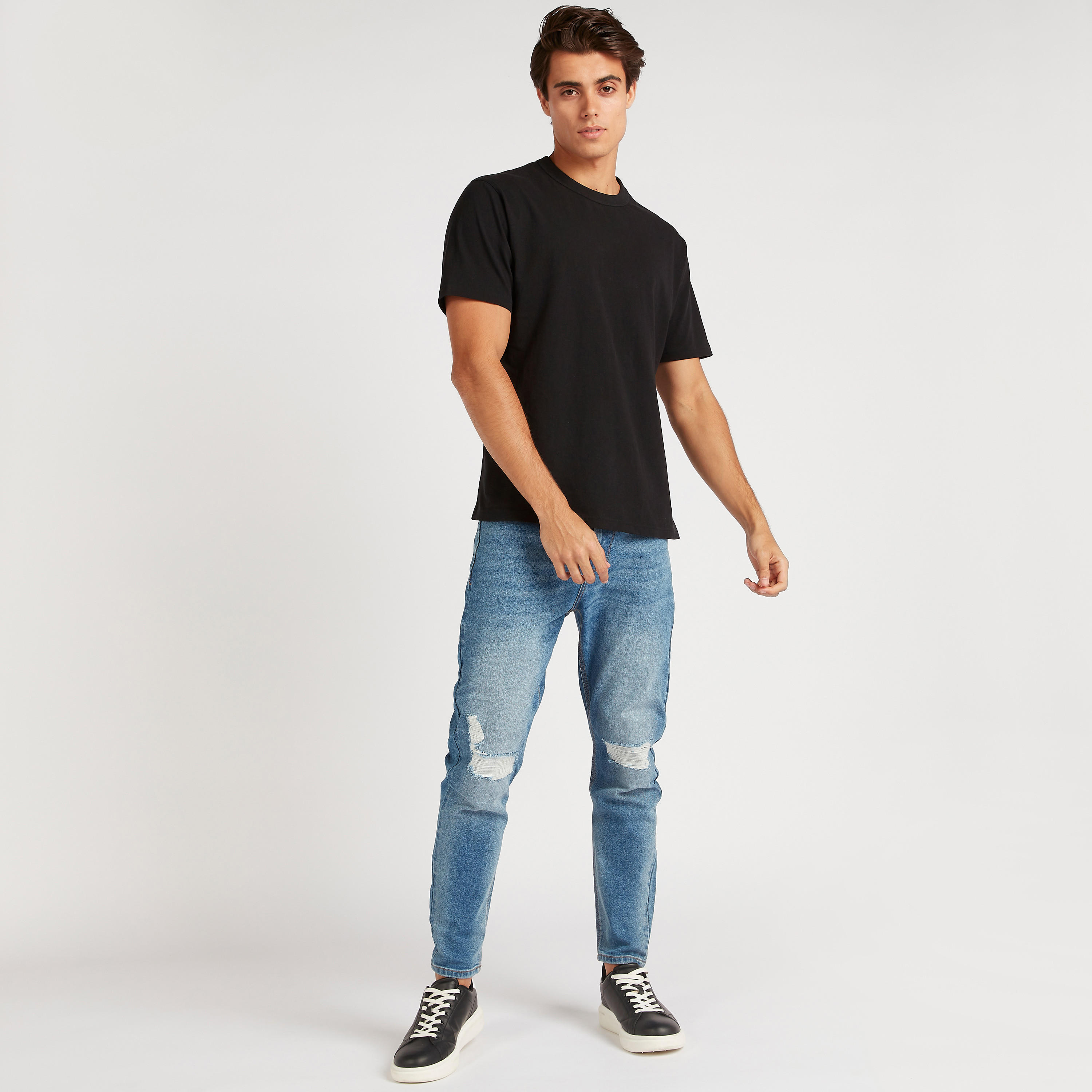 بنطلون جينز  مضلّع بخصر متوسط الارتفاع وزر إغلاق-men-clothing-bottoms-jeans-image-2