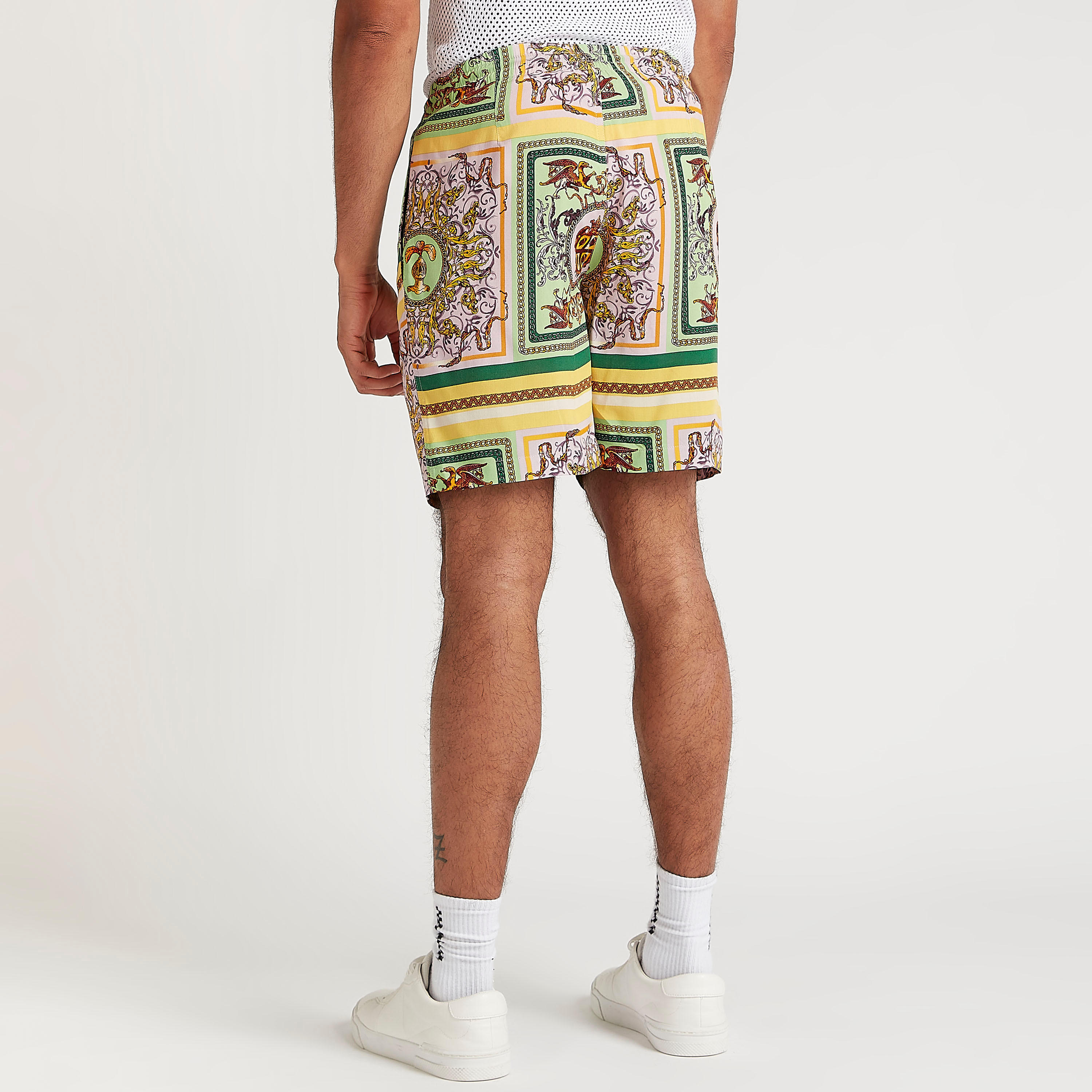 شورت بخصر متوسط الارتفاع وطبعات ورباط وجيوب-men-clothing-bottoms-shorts-image-4