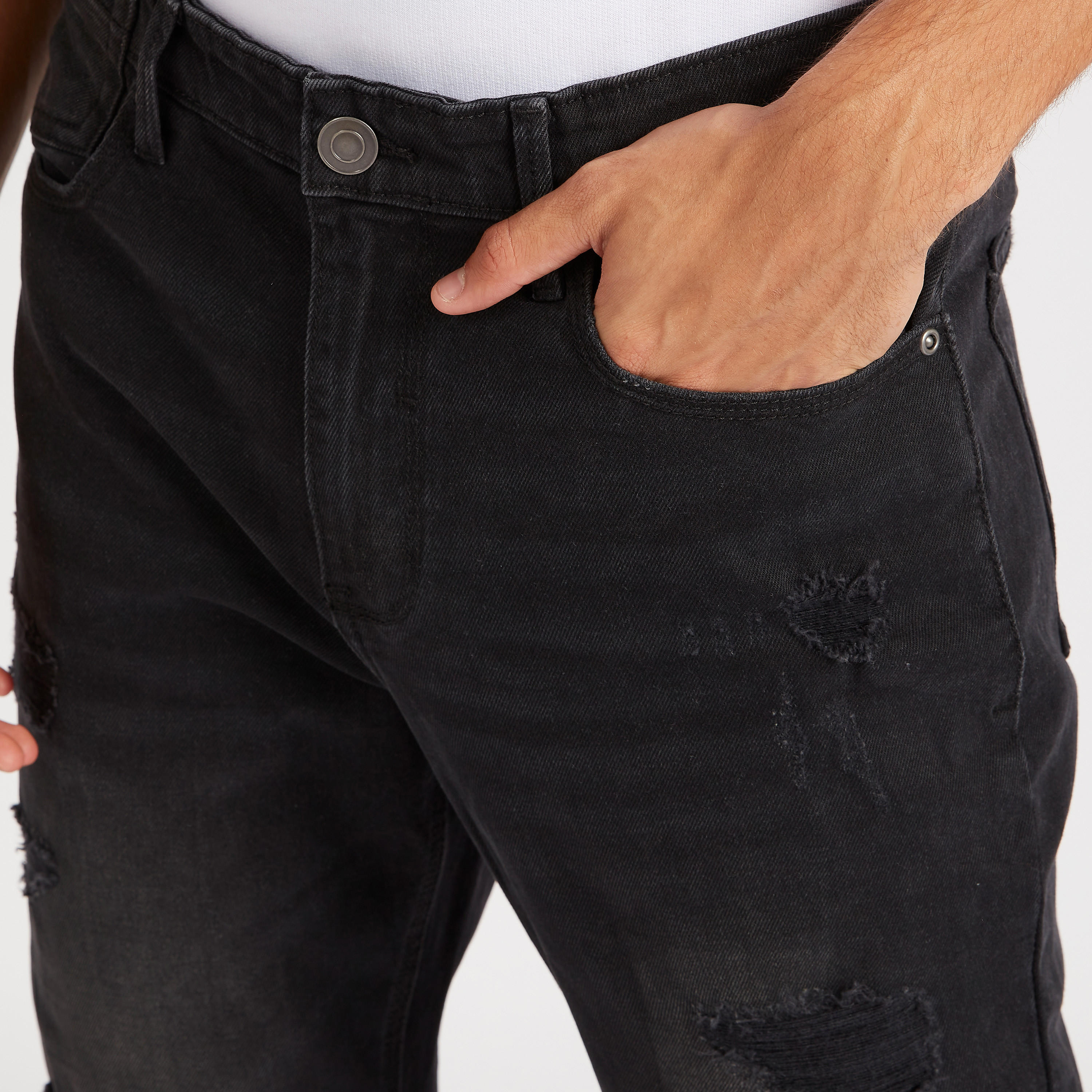 بنطلون جينز سادة بقصّة سليم وخصر متوسّط الارتفاع وزر إغلاق-men-clothing-bottoms-jeans-image-3
