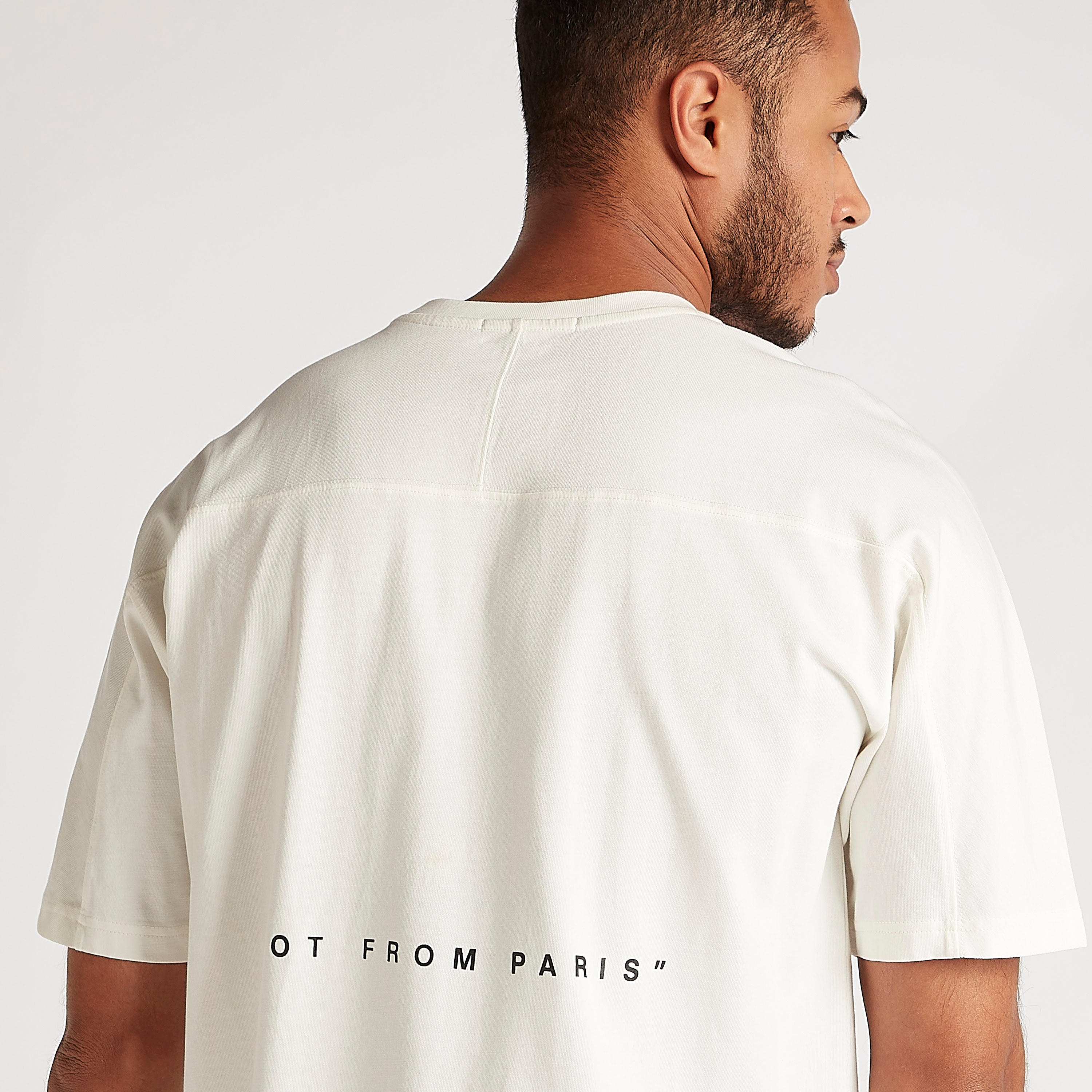 تيشيرت بياقة ضيّقة وأكمام قصيرة وطبعات وجيوب-men-clothing-tshirtsandpolos-tshirts-image-3