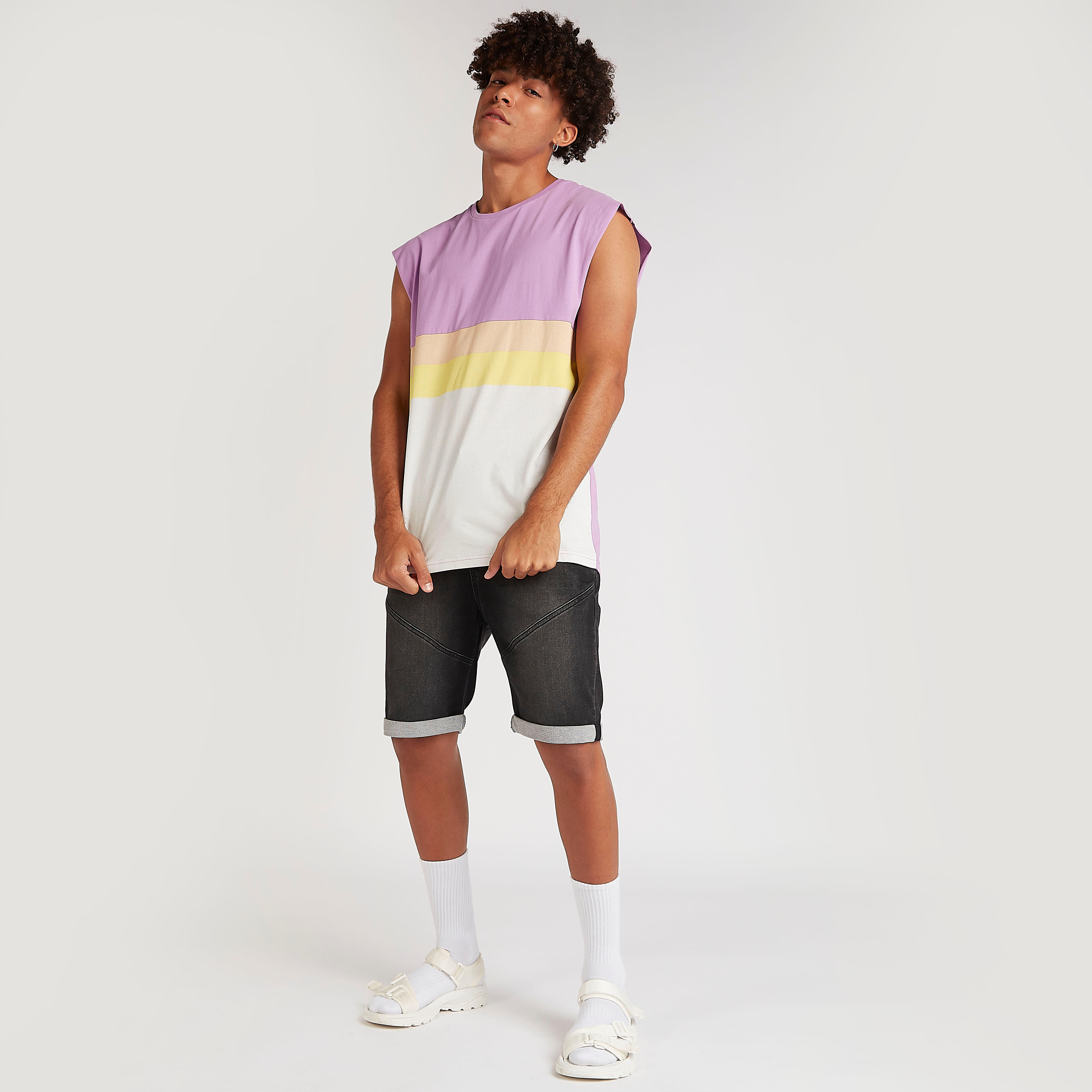 تيشيرت دون أكمام بطبعات وياقة ضيّقة-men-clothing-tshirtsandpolos-tshirts-image-2