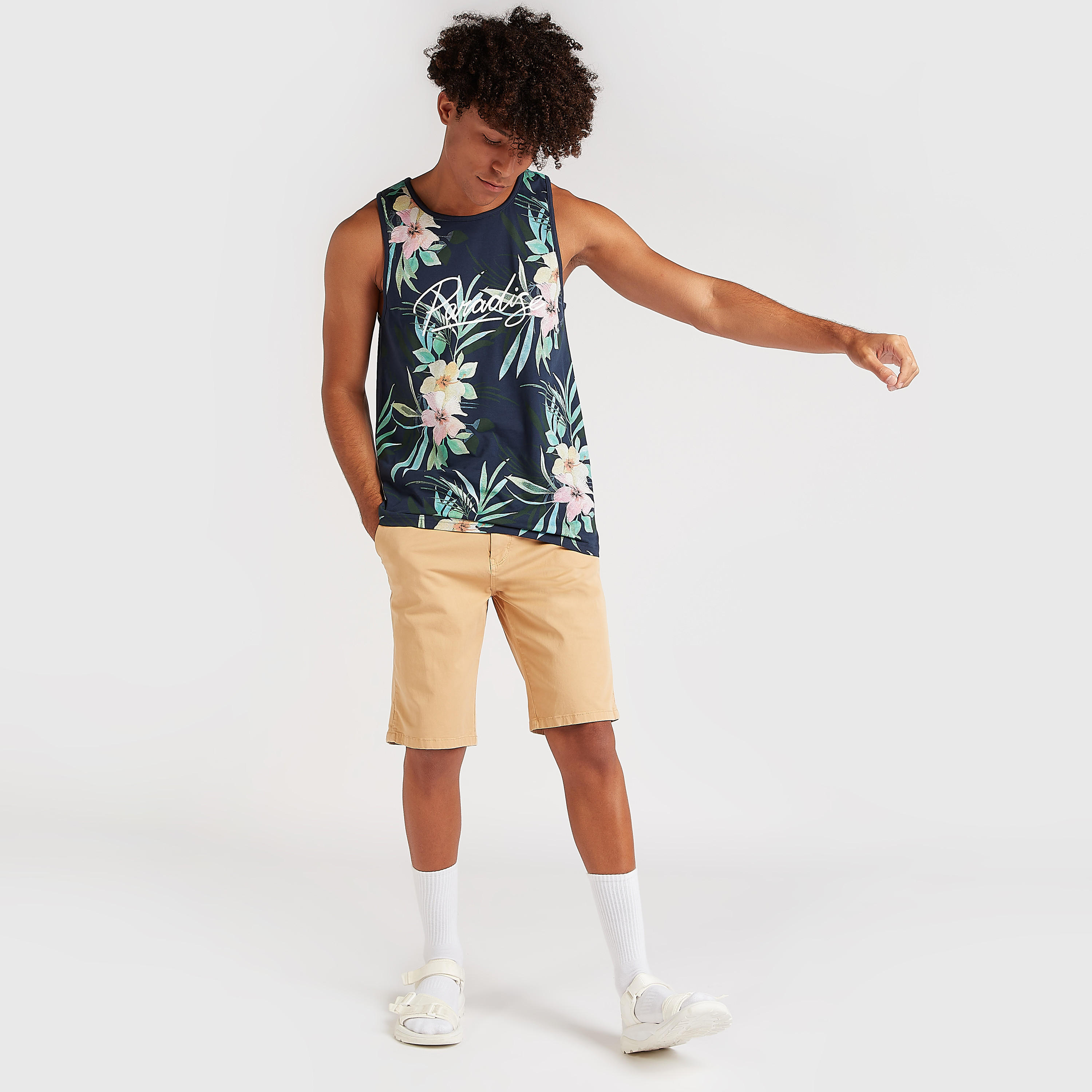 فيست دون أكمام بياقة مستديرة وطبعات أزهار-men-clothing-tshirtsandpolos-vests-image-6