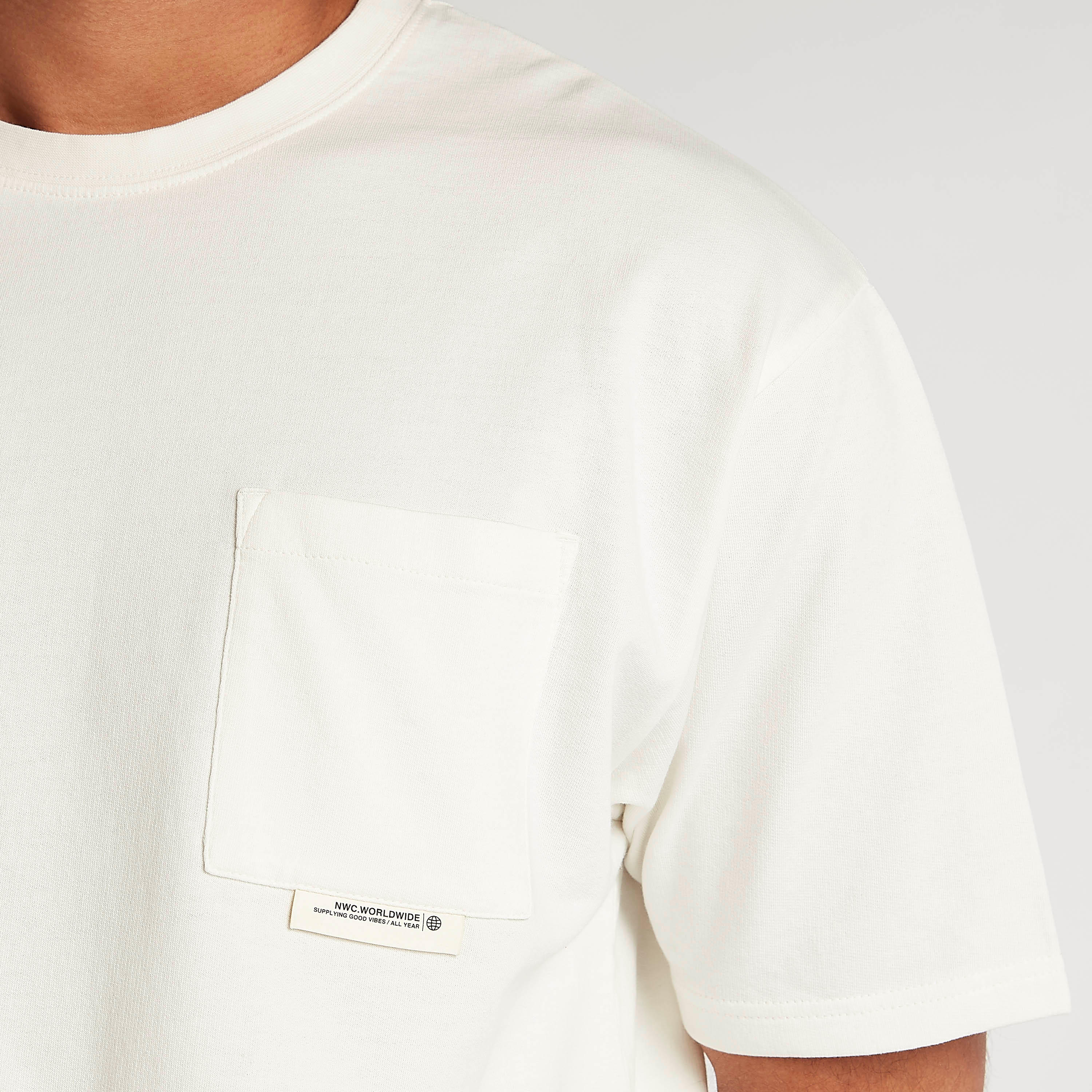 تيشيرت سادة بأكمام قصيرة وجيب خارجي-men-clothing-tshirtsandpolos-tshirts-image-3