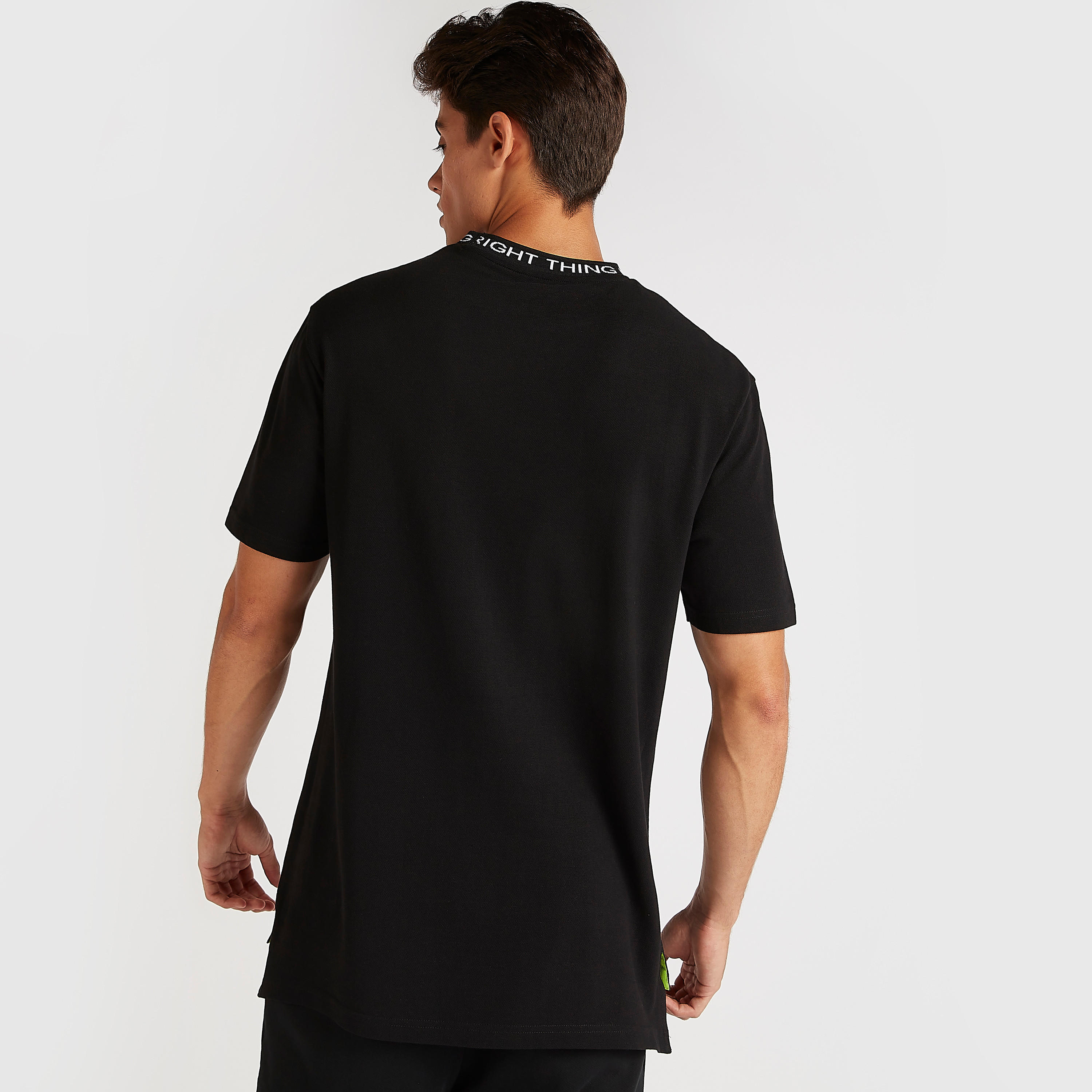 تيشيرت بياقة ضيّقة وأكمام قصيرة وطبعات-men-clothing-tshirtsandpolos-tshirts-image-5