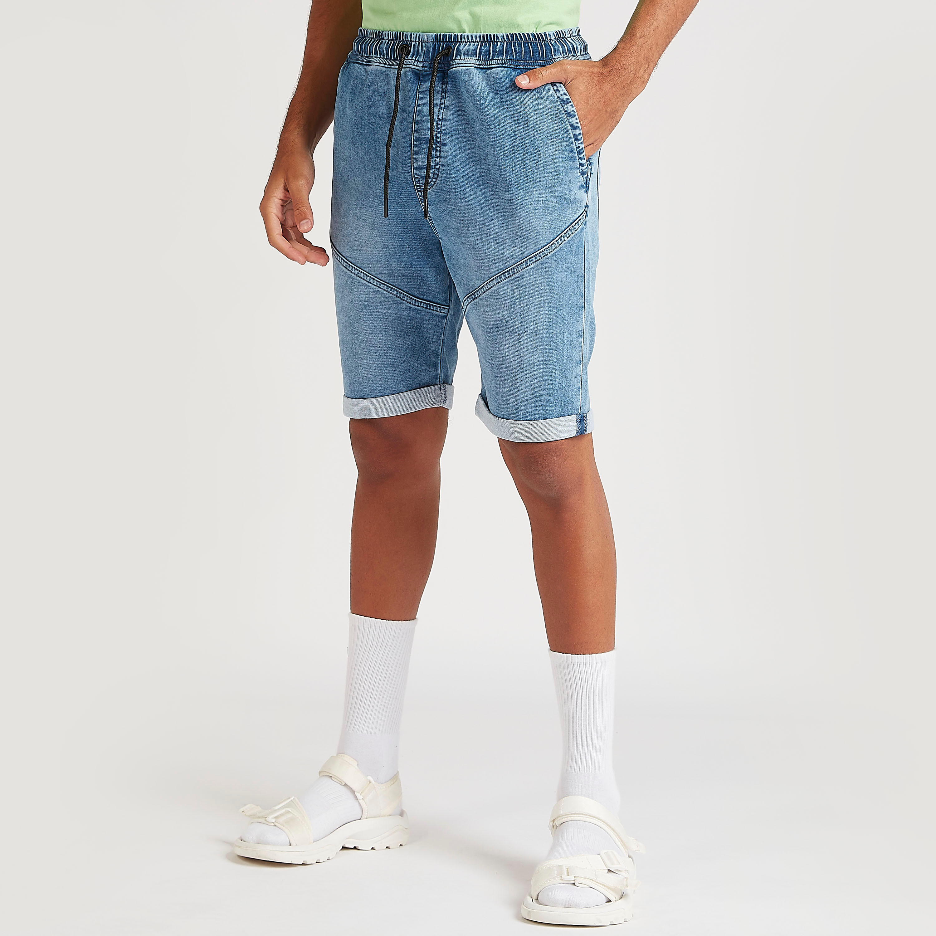شورت دنيم سادة بخصر مطّاطي متوسّط الارتفاع-men-clothing-bottoms-shorts-image-5