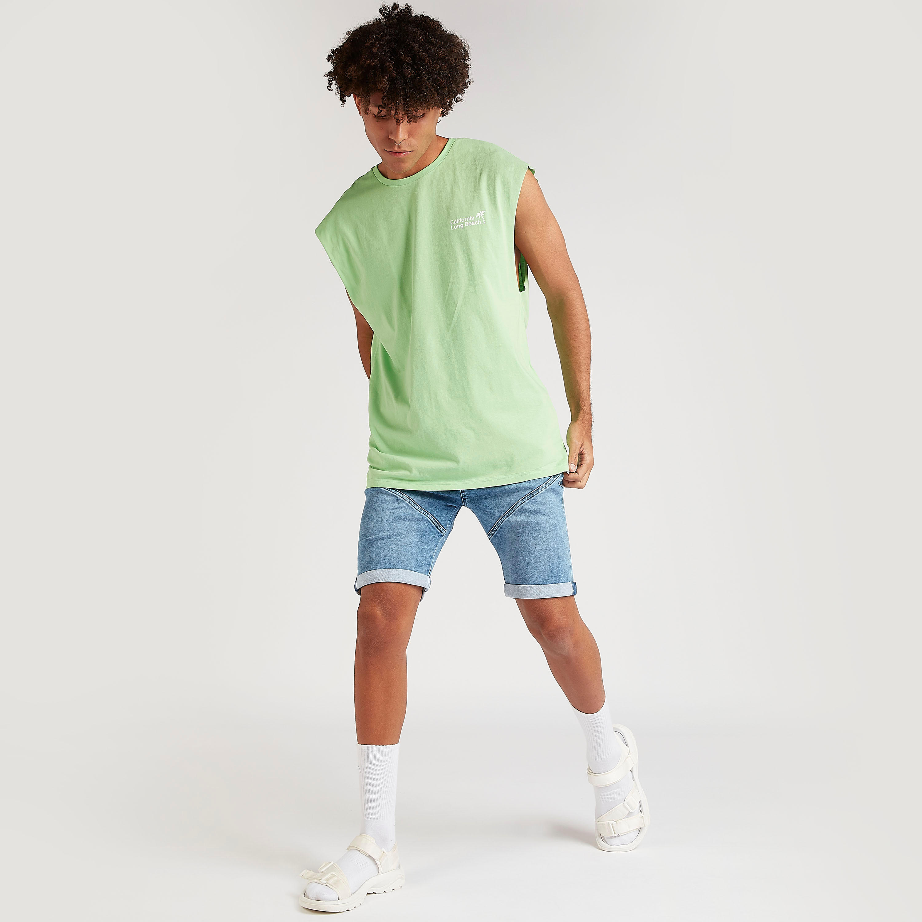 شورت دنيم سادة بخصر مطّاطي متوسّط الارتفاع-men-clothing-bottoms-shorts-image-4