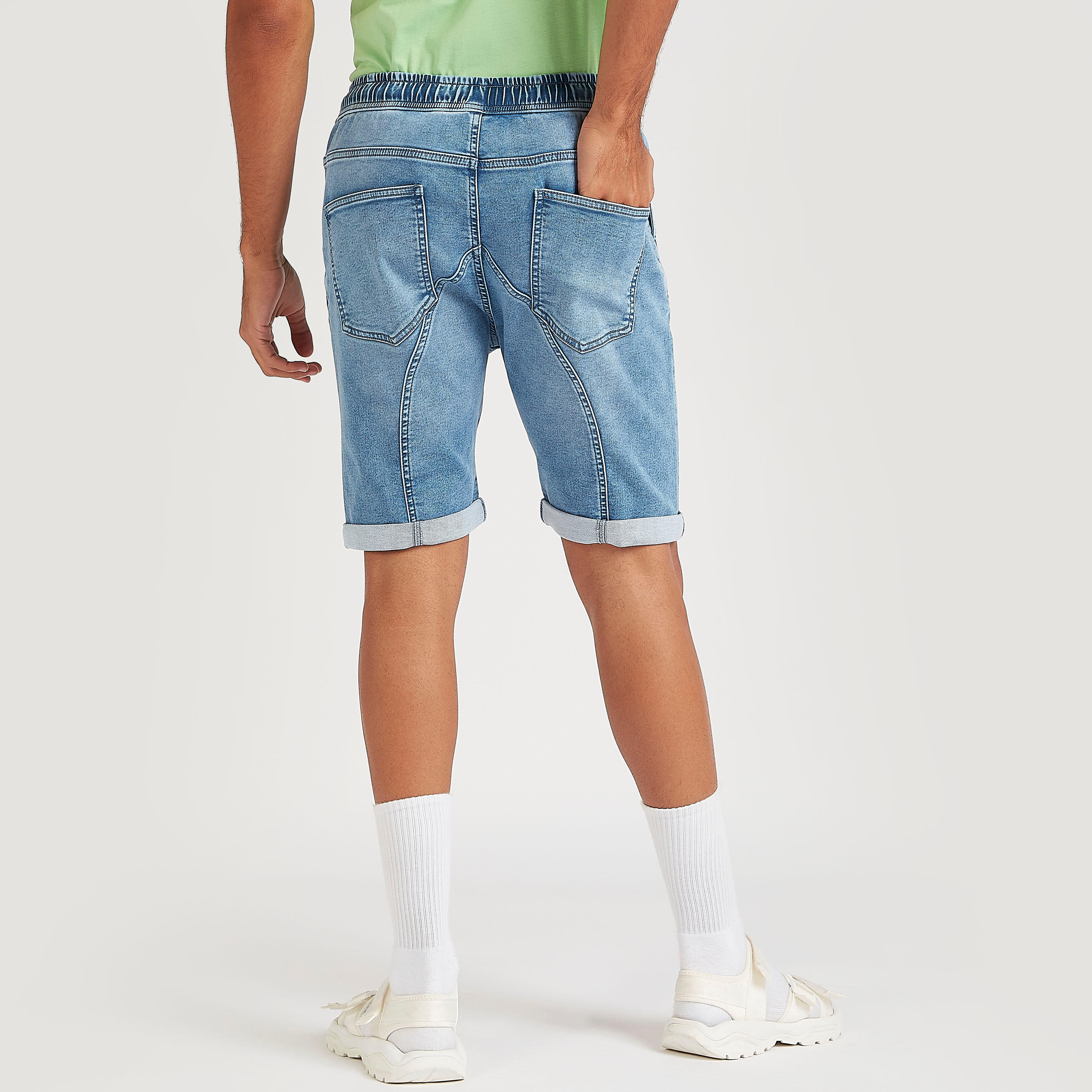 شورت دنيم سادة بخصر مطّاطي متوسّط الارتفاع-men-clothing-bottoms-shorts-image-2